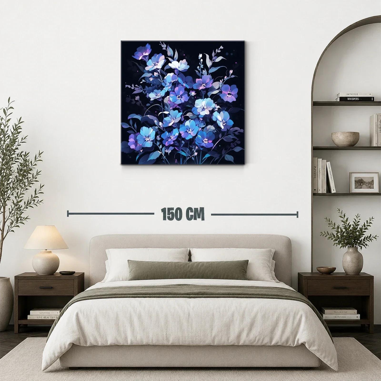 Ramo de flores en tonos azulados y lilas sobre fondo oscuro — miniatura 3