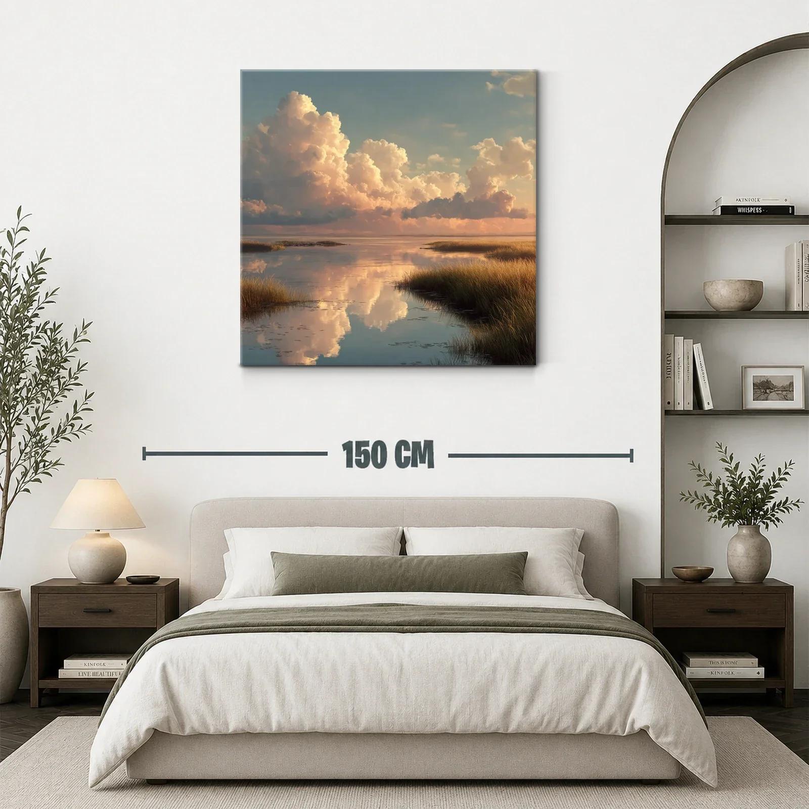 Paisaje de nubes y reflejos sobre aguas tranquilas al atardecer — miniatura 3