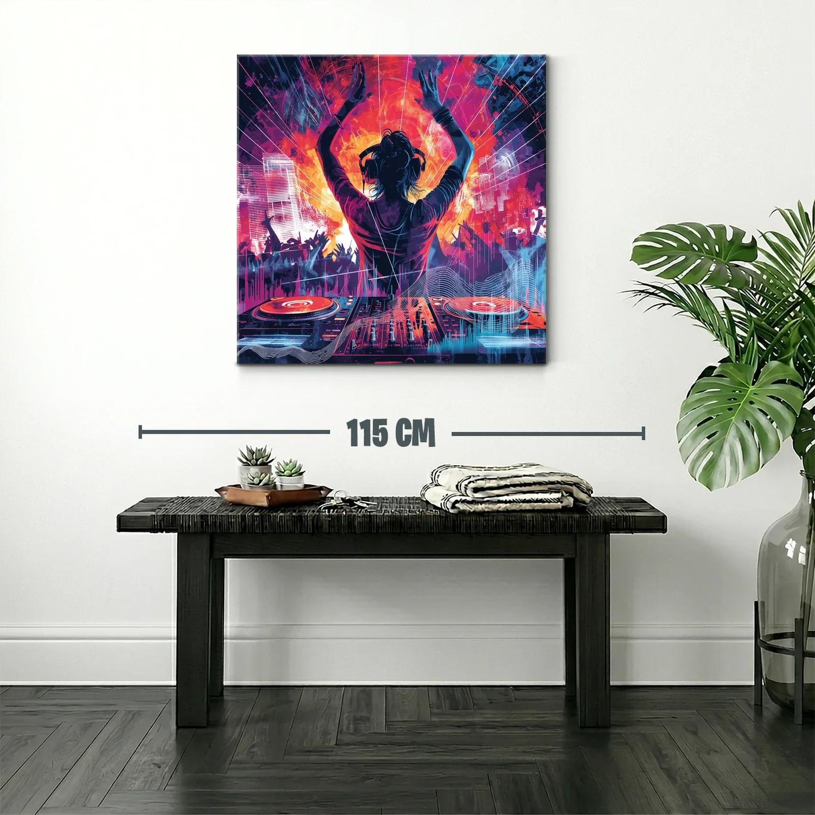 Energía Vibrante de DJ en Concierto Nocturno — miniatura 2