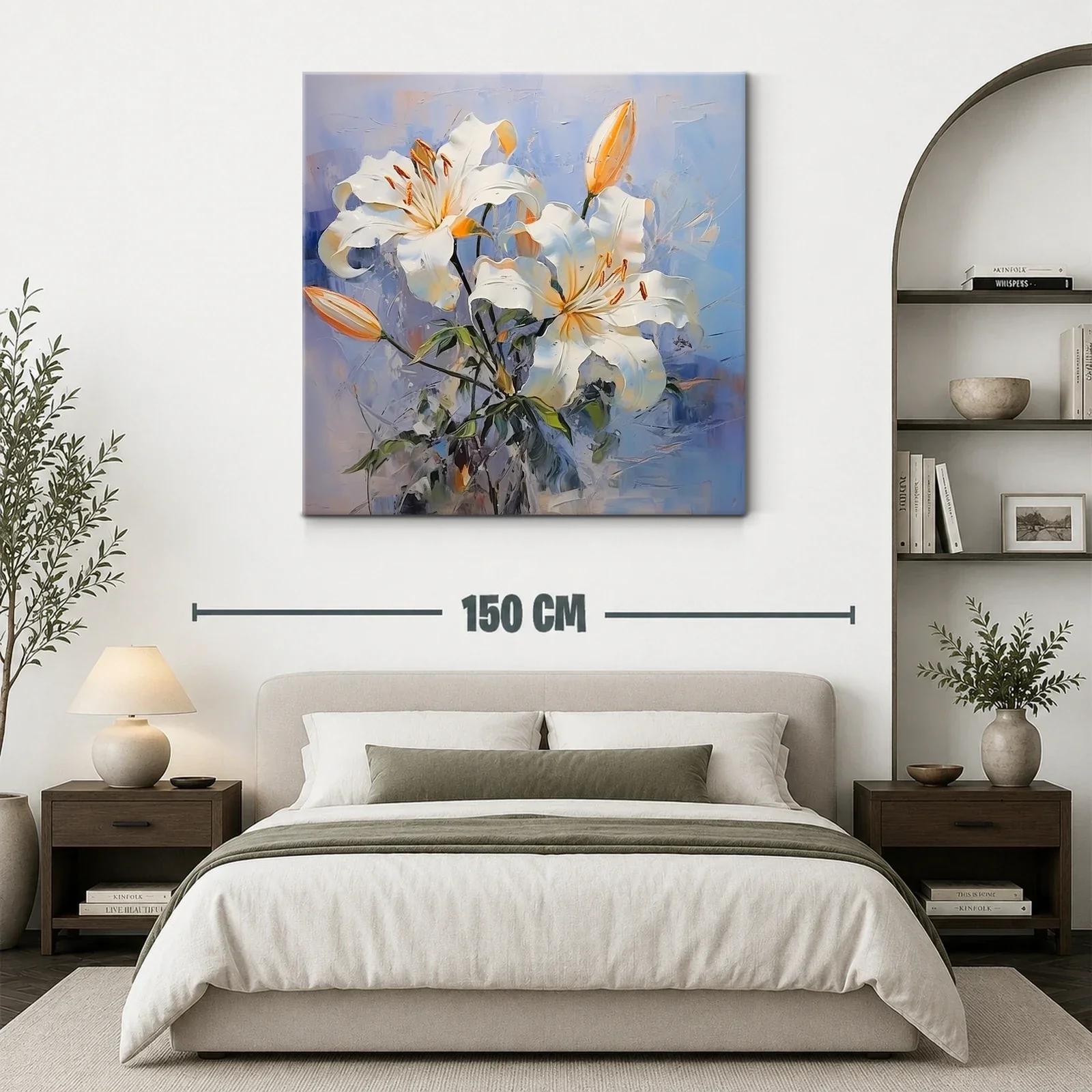 Flores blancas sobre fondo azul con detalles cálidos — miniatura 3