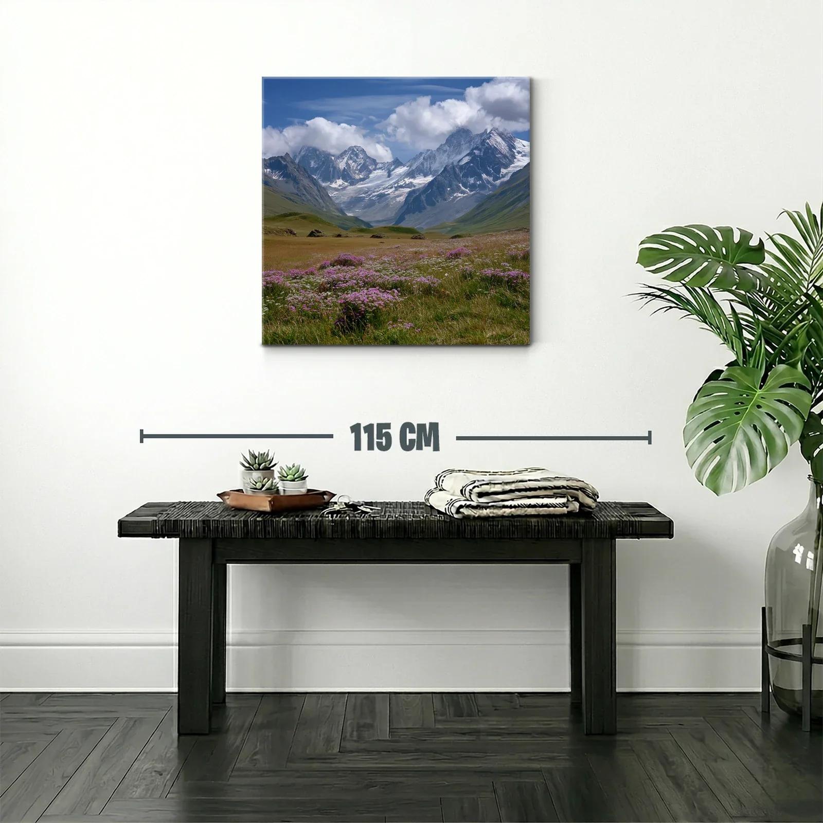 Paisaje alpino con flores silvestres y montañas nevadas — miniatura 2