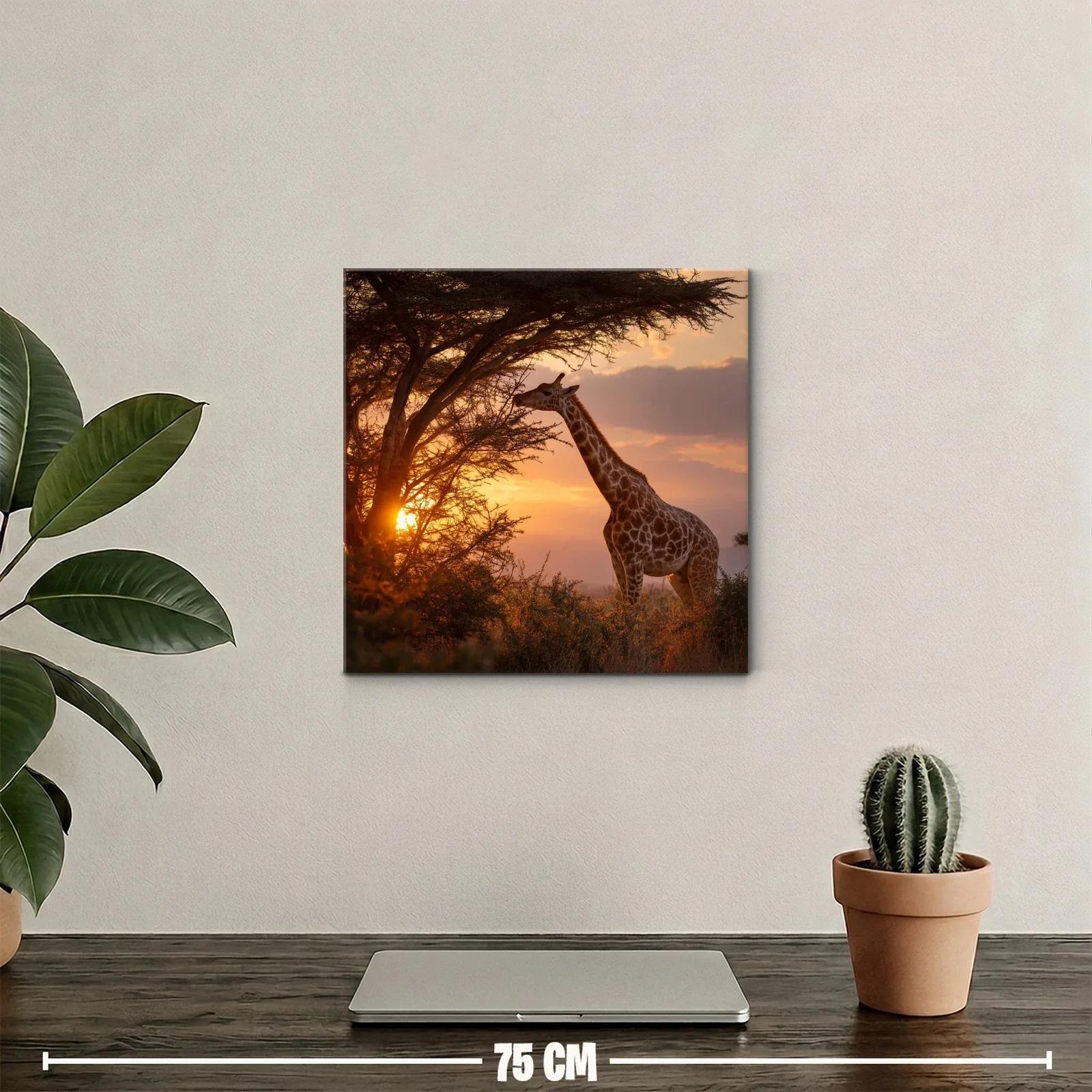 Serena jirafa al atardecer en paisaje natural — miniatura 2