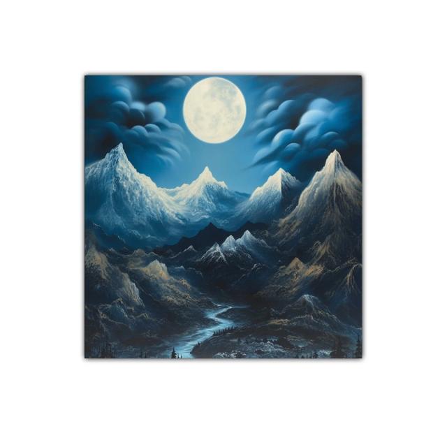 Paisaje nocturno con luna llena en montaña nevada