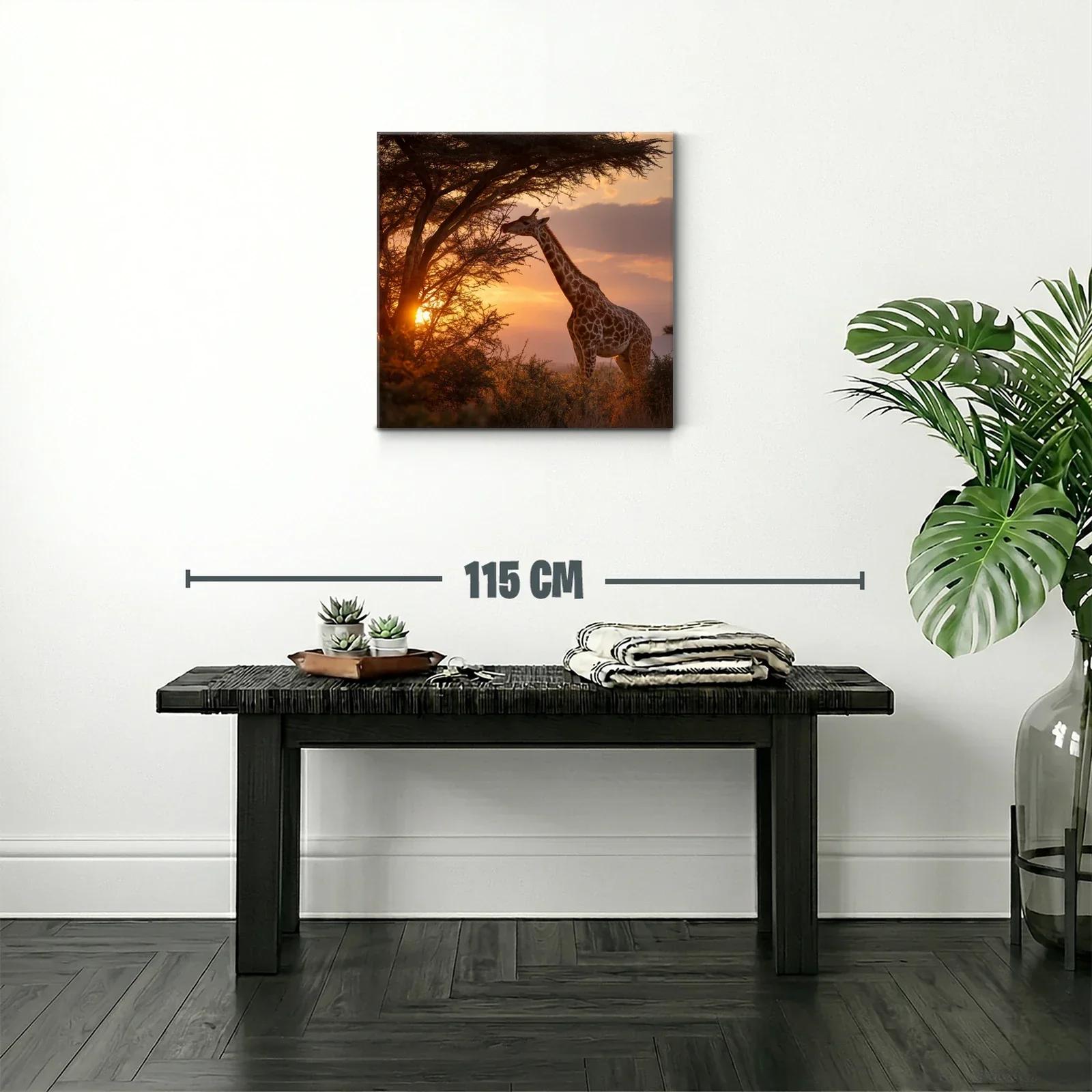 Serena jirafa al atardecer en paisaje natural — miniatura 2