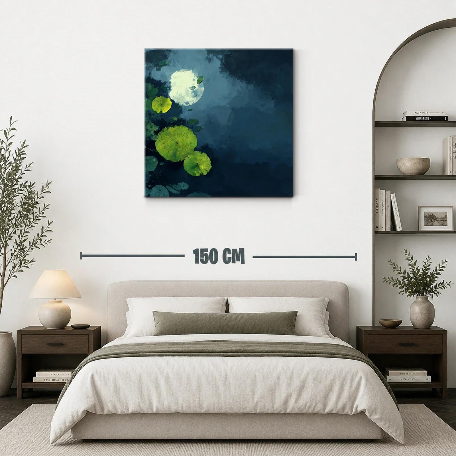 Luz de luna reflejada entre hojas verdes de nenúfares — miniatura 3