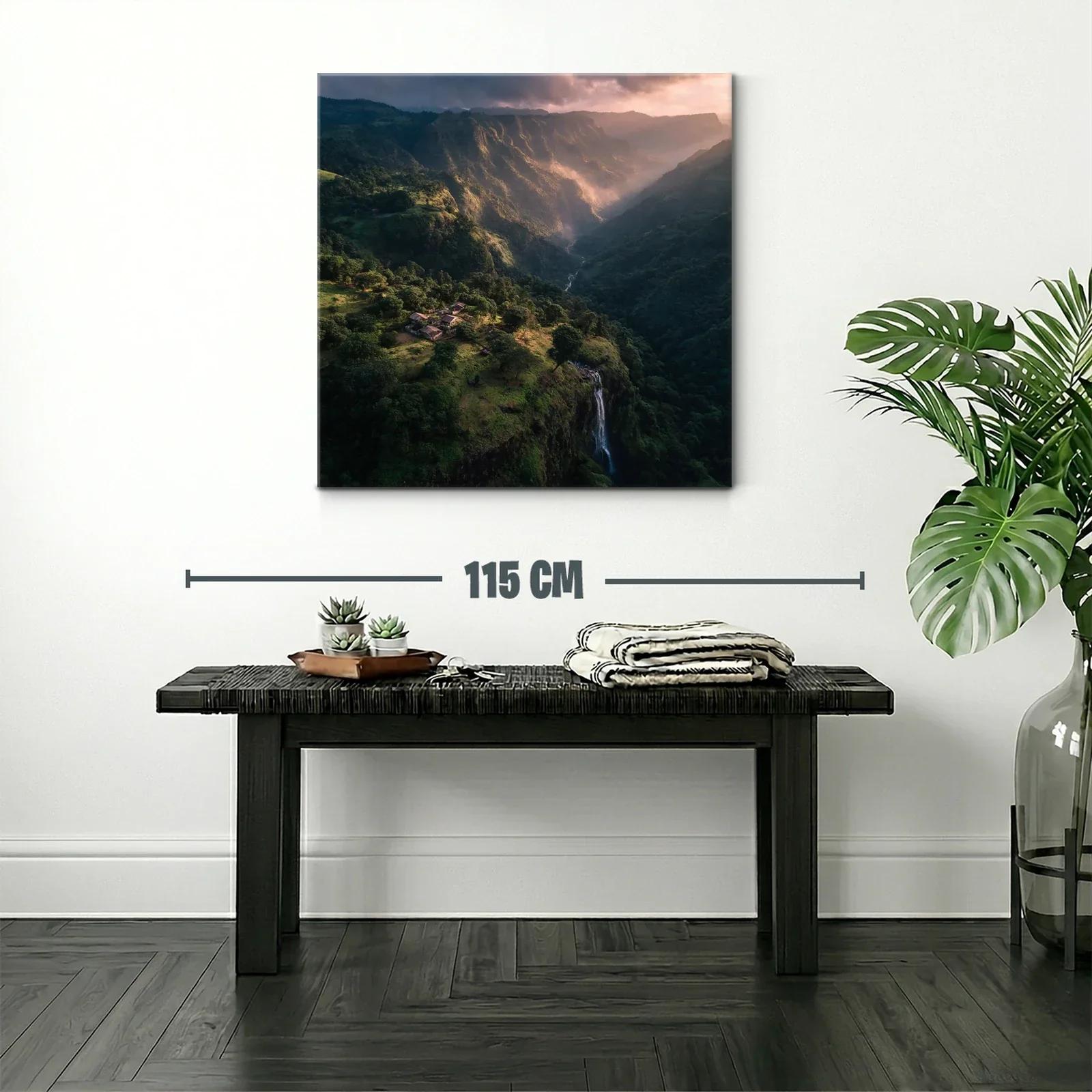 Paisaje montañoso con cascada al atardecer — miniatura 2