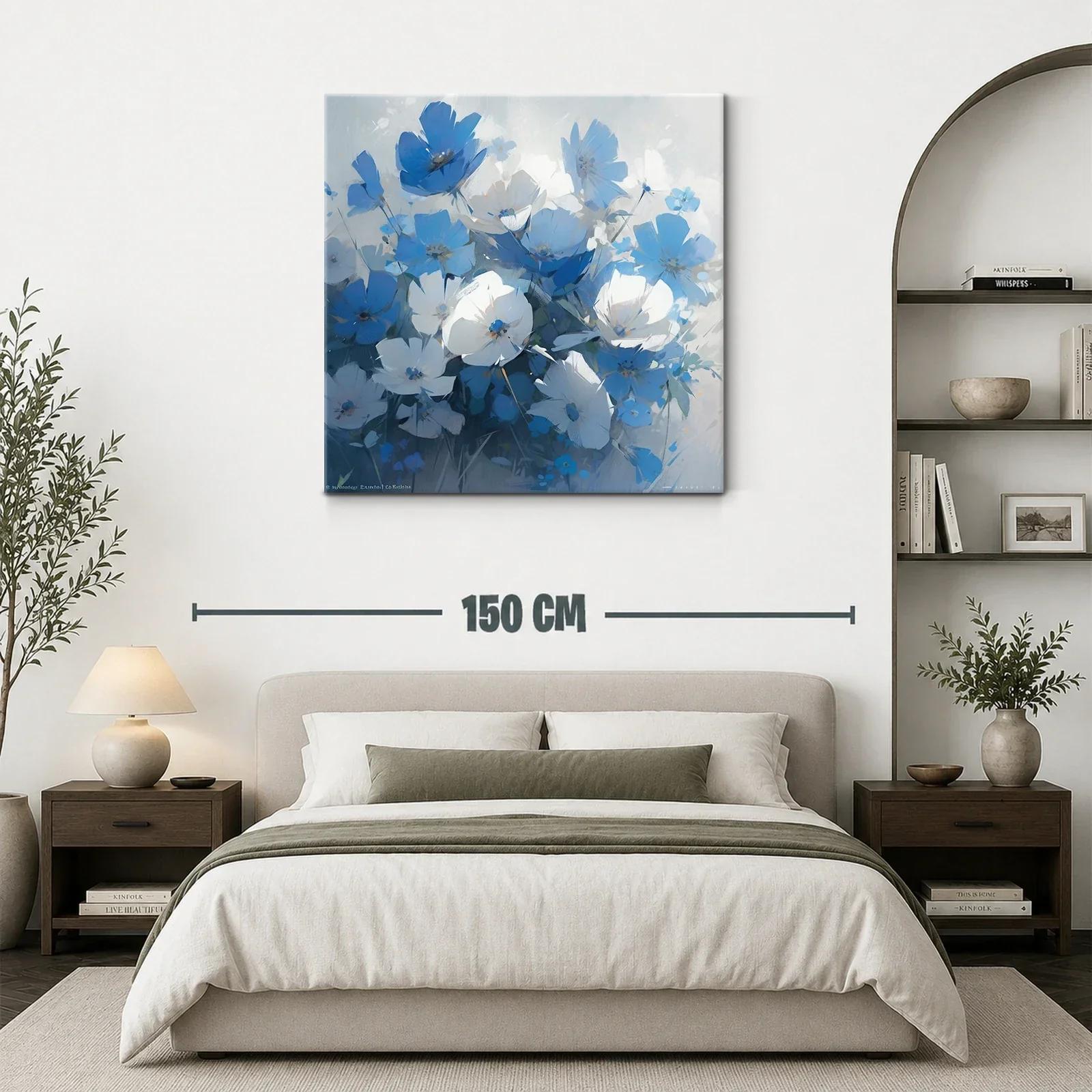 Bouquet elegante de flores azules y blancas con delicadeza natural — miniatura 3