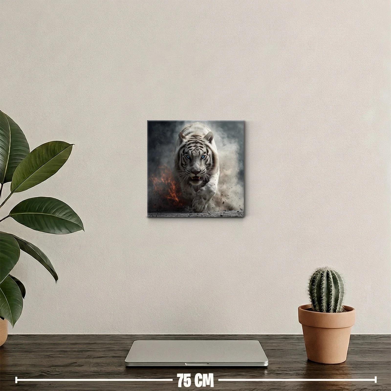 Impresionante tigre blanco en movimiento con mirada penetrante — miniatura 2