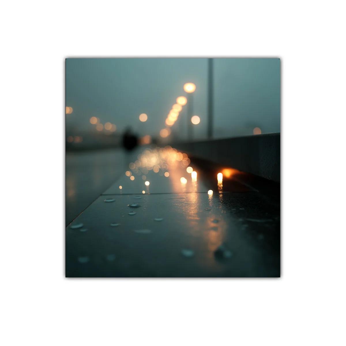 Reflejos nocturnos en paseo urbano con gotas de lluvia — imagen principal