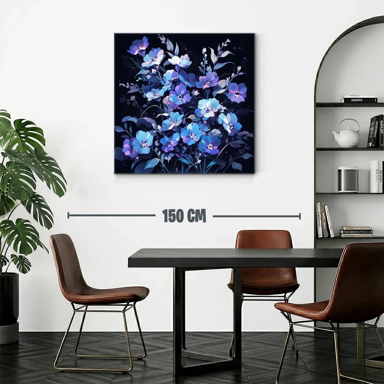 Ramo de flores en tonos azulados y lilas sobre fondo oscuro — miniatura 2