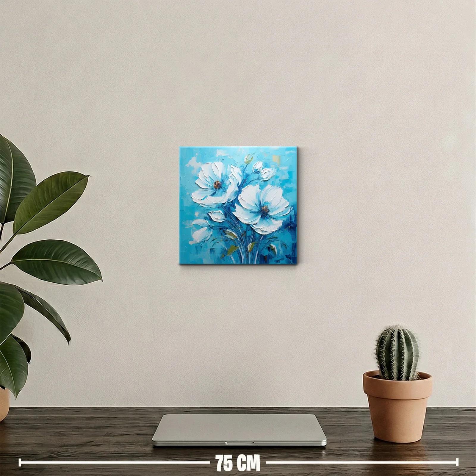 Flores blancas vibrantes sobre fondo azul intenso — miniatura 2