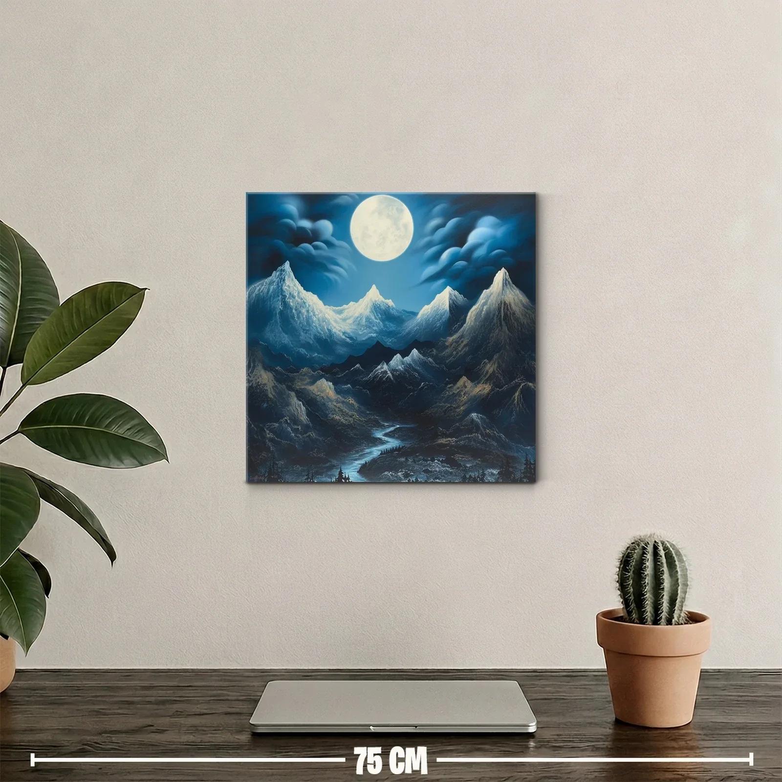 Paisaje nocturno con luna llena en montaña nevada — miniatura 2
