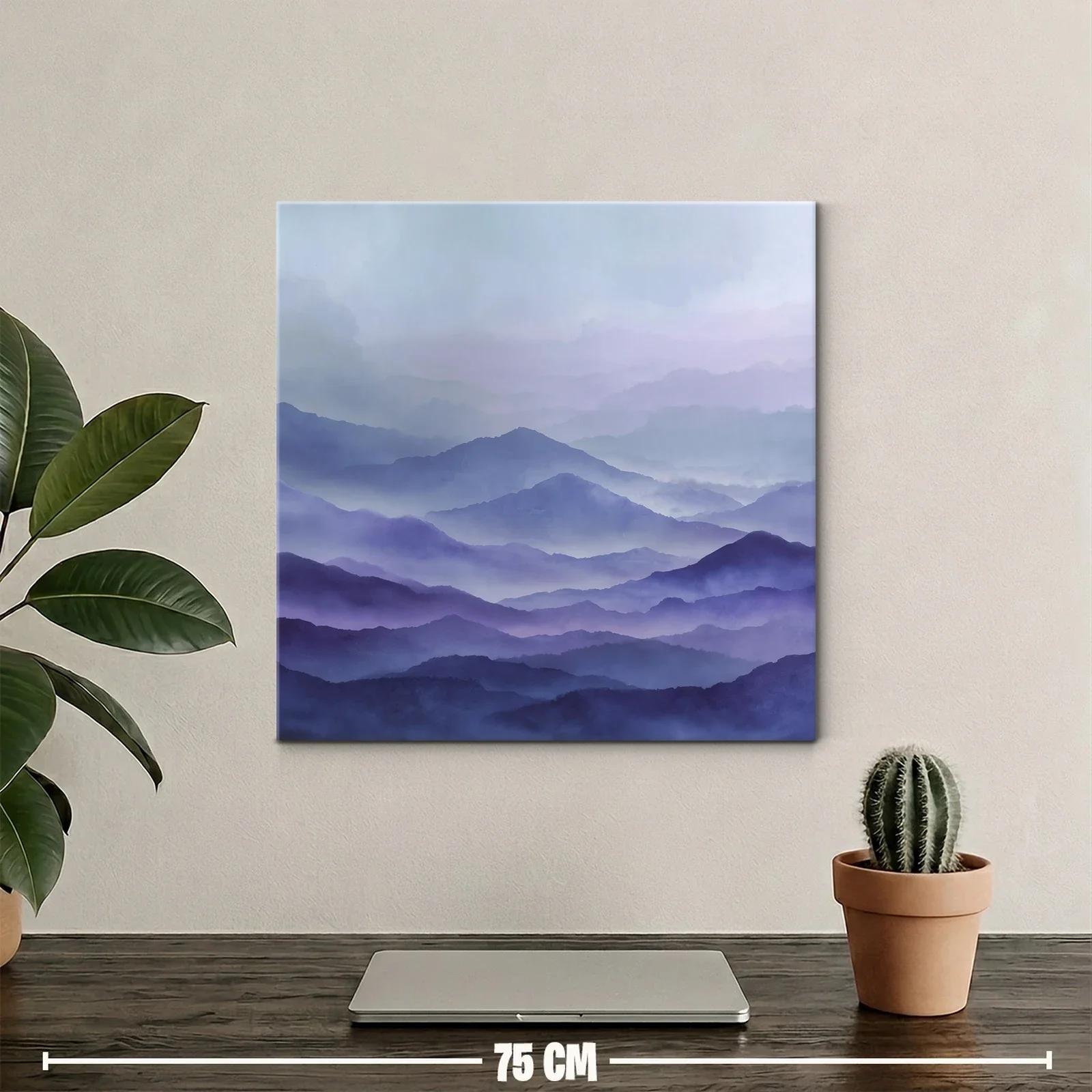 Paisaje de montañas en tonos azules y violeta suaves — miniatura 2