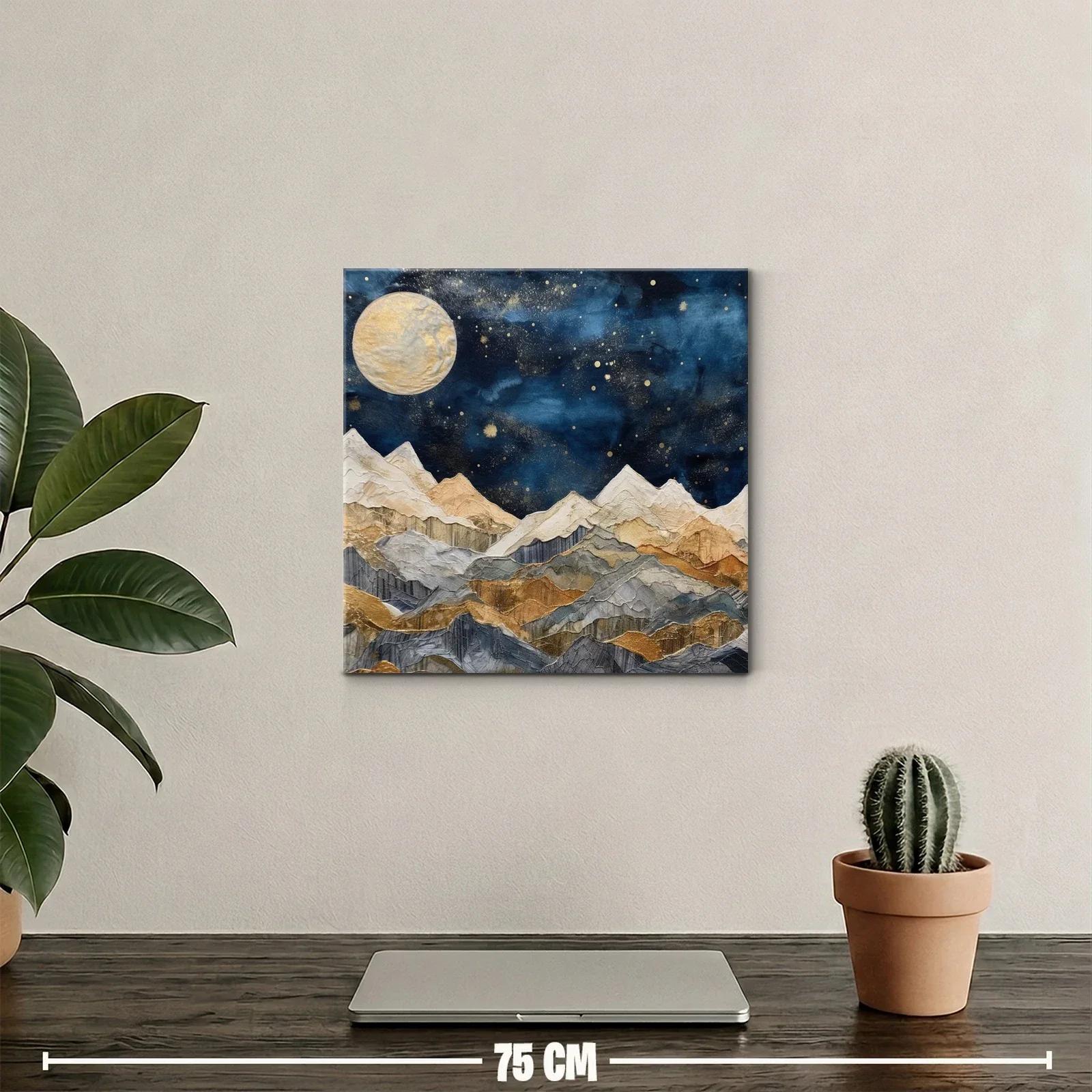 Montañas doradas bajo un cielo estrellado nocturno — miniatura 2