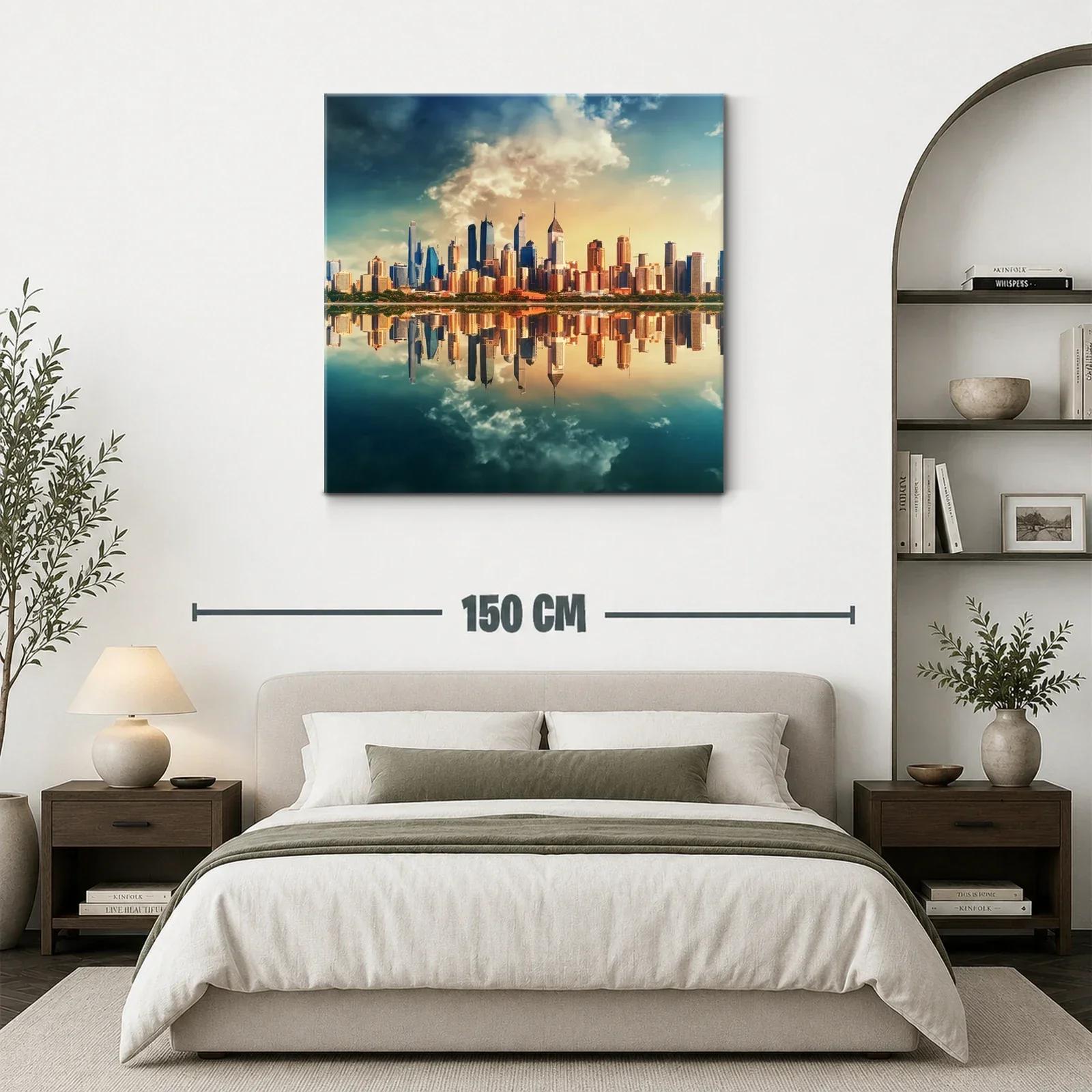 Horizonte urbano reflejado en laguna al atardecer — miniatura 3