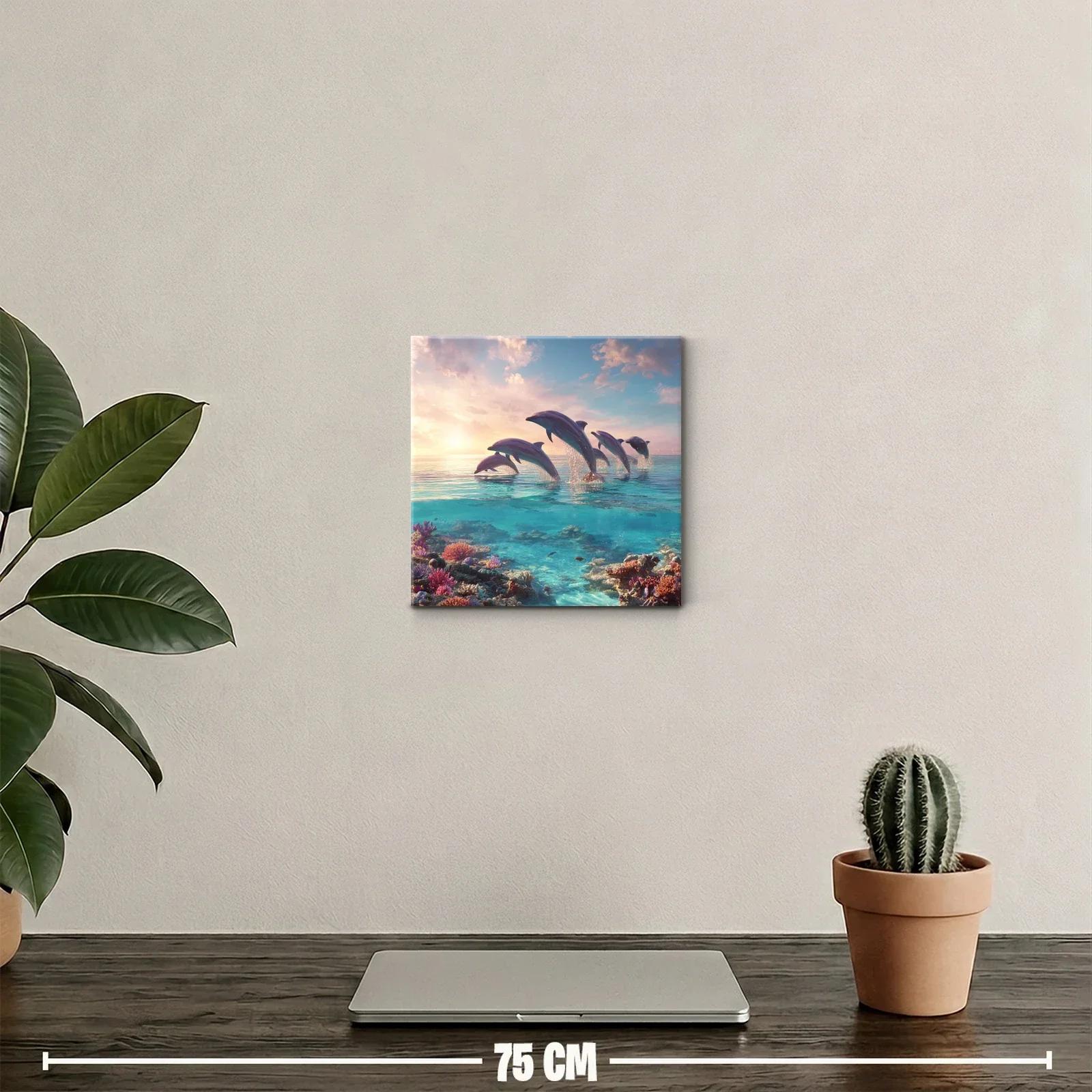 Saltos de delfines en un océano al amanecer colorido — miniatura 2