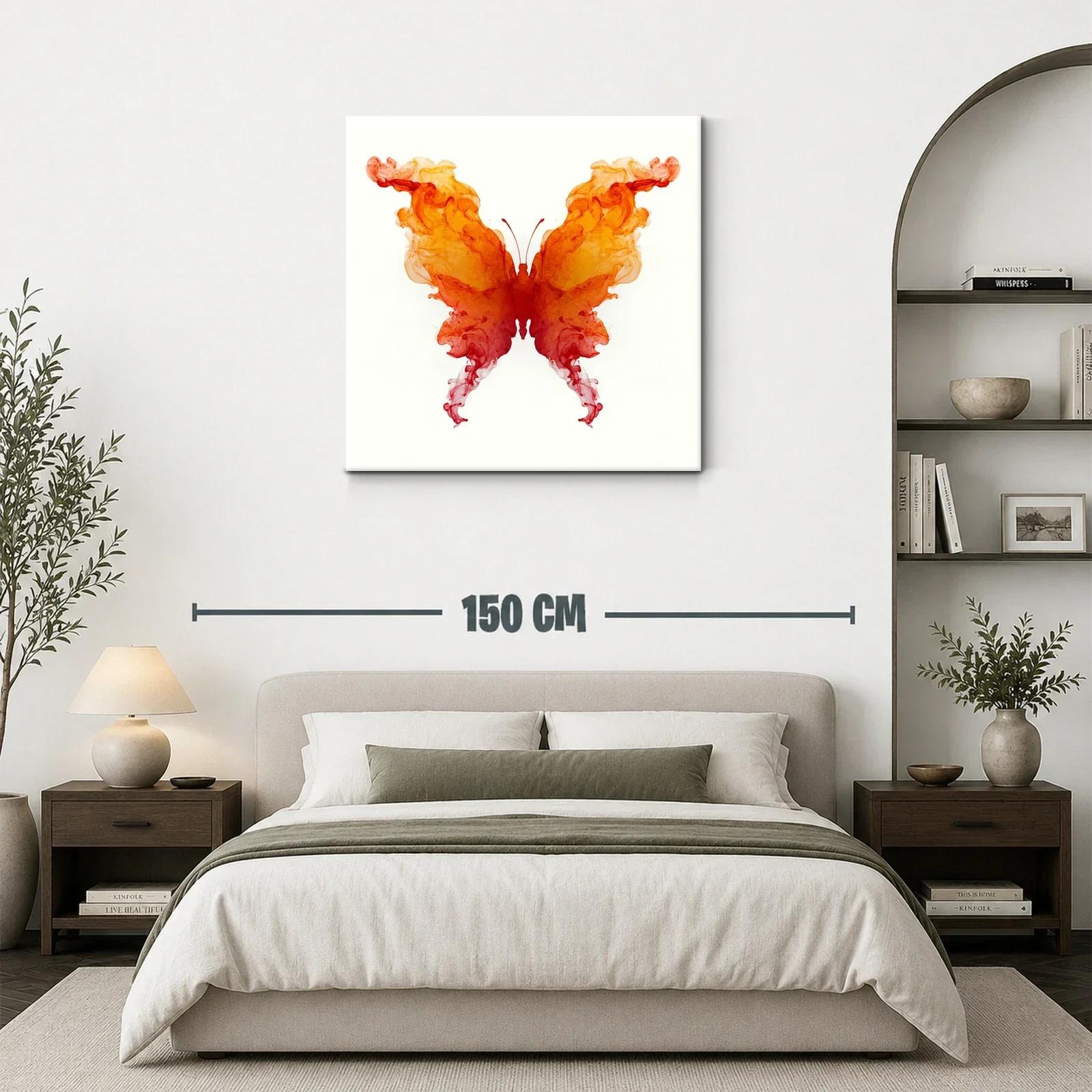 Mariposa en tonos cálidos de naranja y rojo — miniatura 3