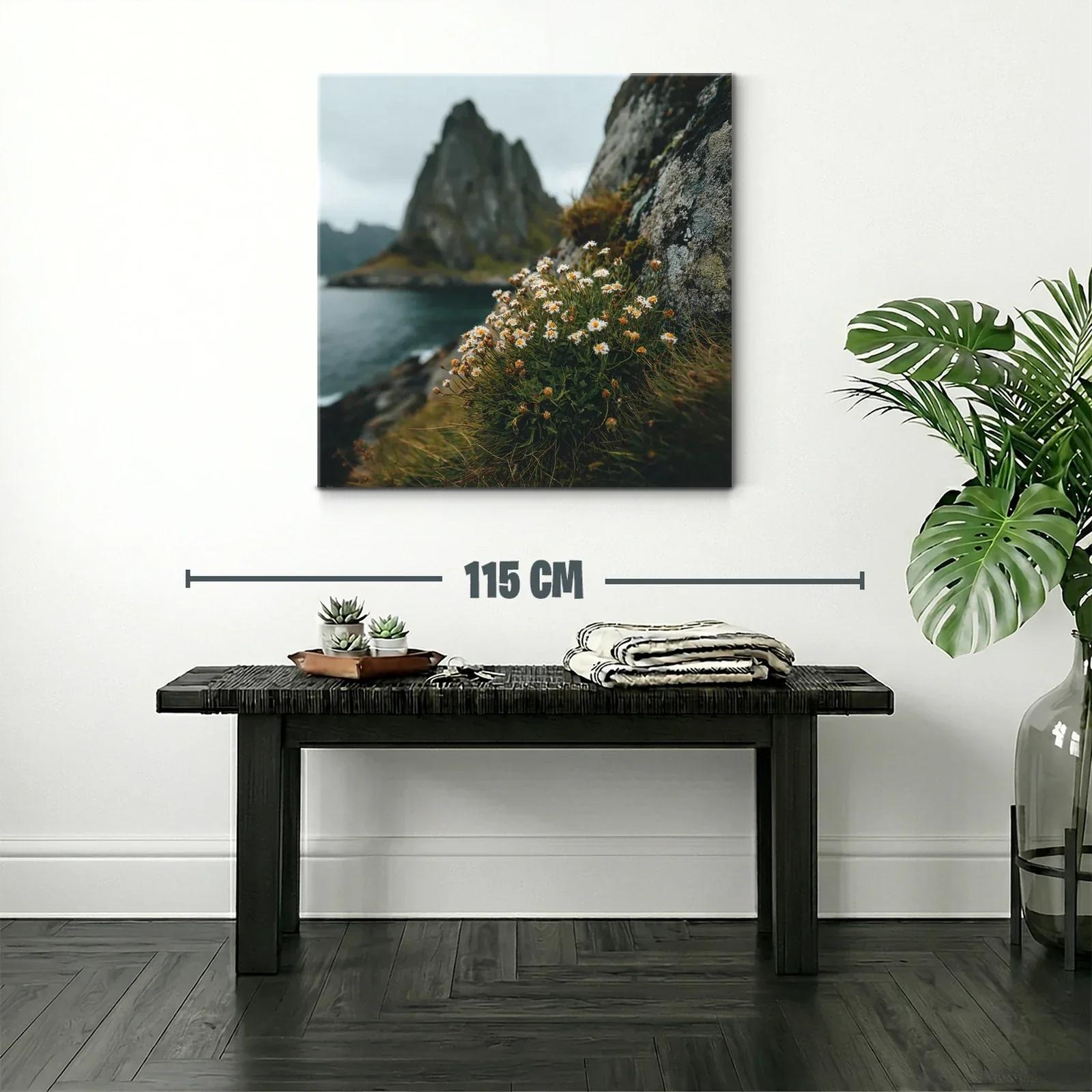 Flores silvestres junto al mar y acantilados brumosos — miniatura 2