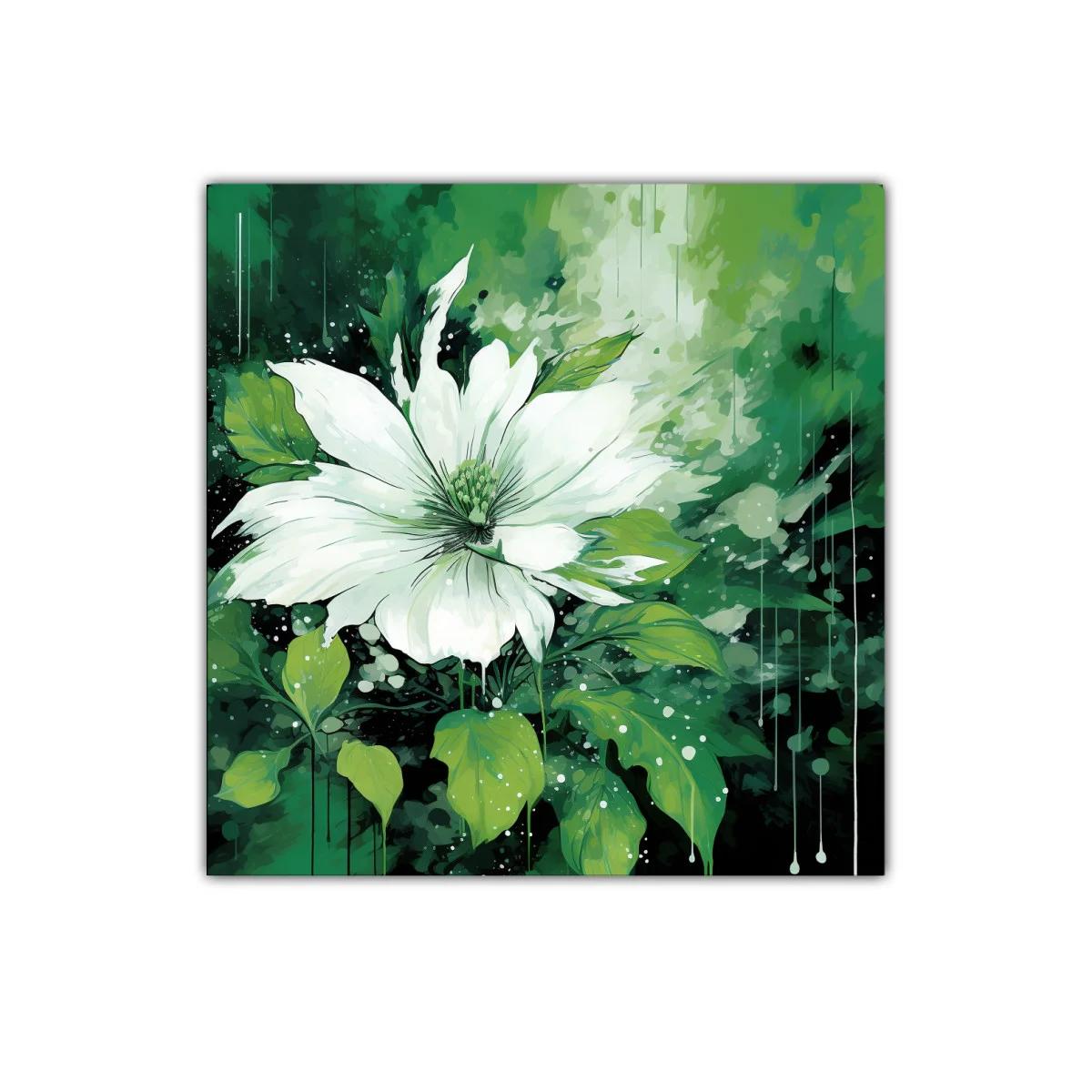 Flor blanca entre hojas verdes con fondo abstracto