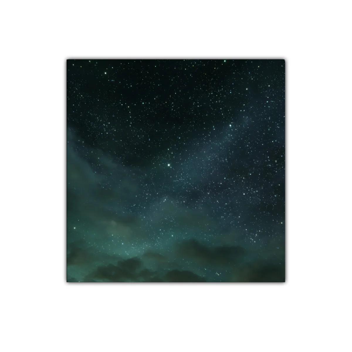 Cielo estrellado con nebulosas y nubes suaves — imagen principal