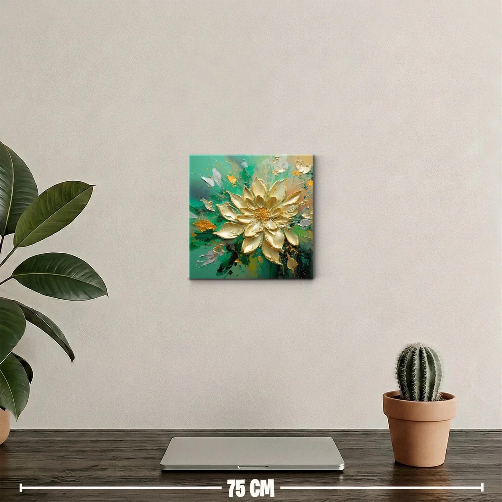 Flor dorada sobre fondo verde vibrante — miniatura 2