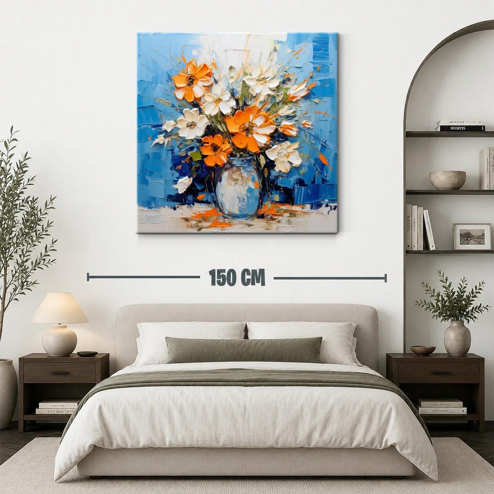 Vibrante ramo de flores naranjas y blancas sobre fondo azul — miniatura 3