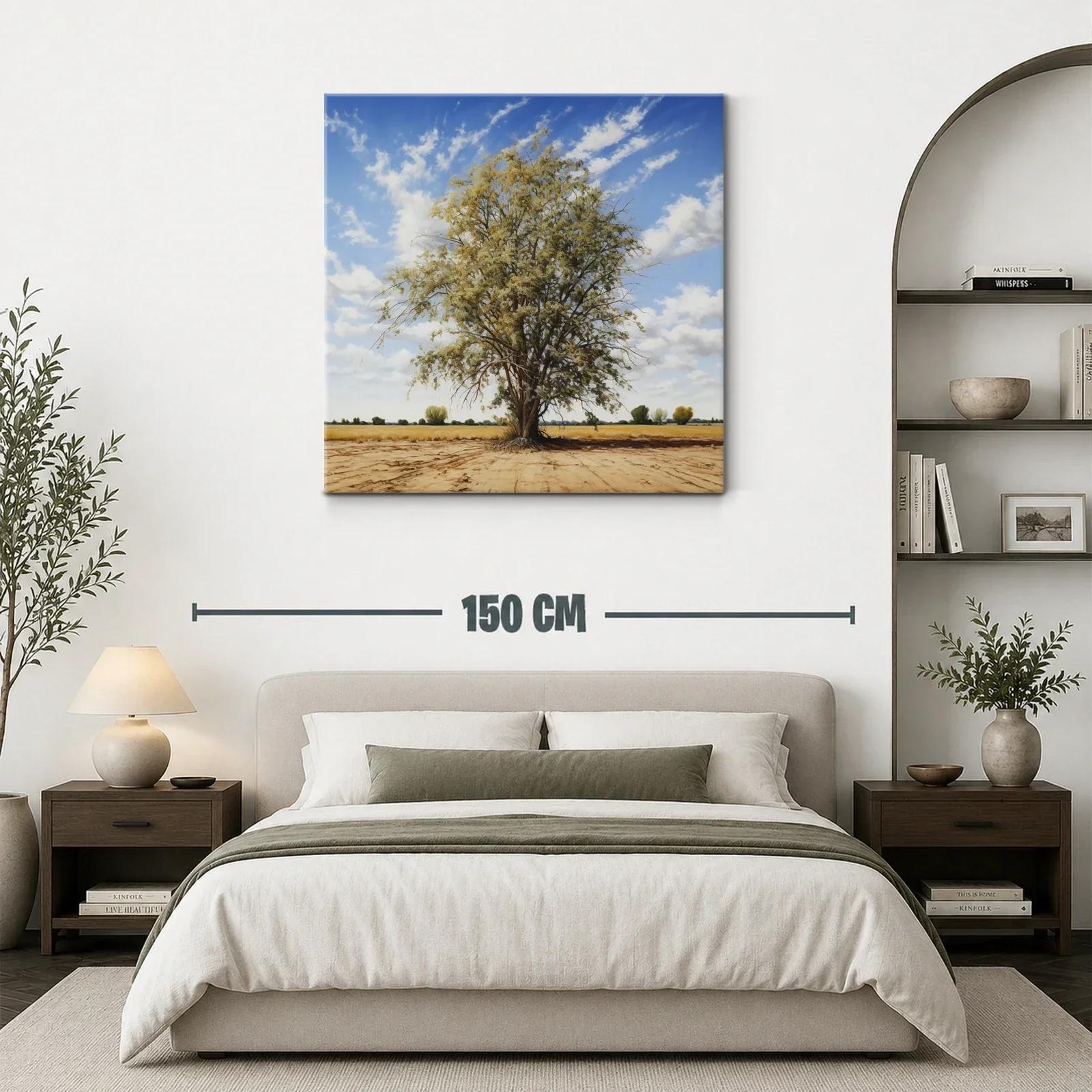 Árbol solitario en paisaje de campo bajo cielo azul — miniatura 3