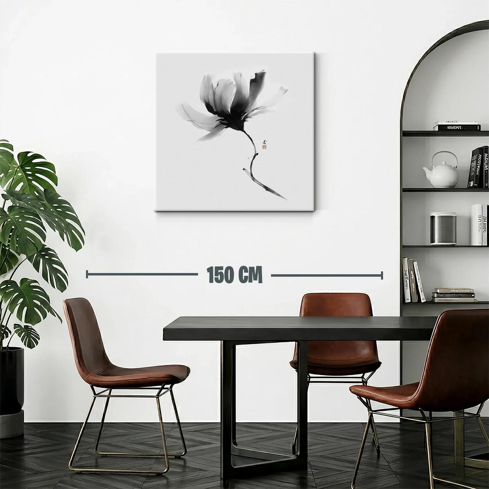 Flor en tinta negra con delicados trazos suaves — miniatura 2
