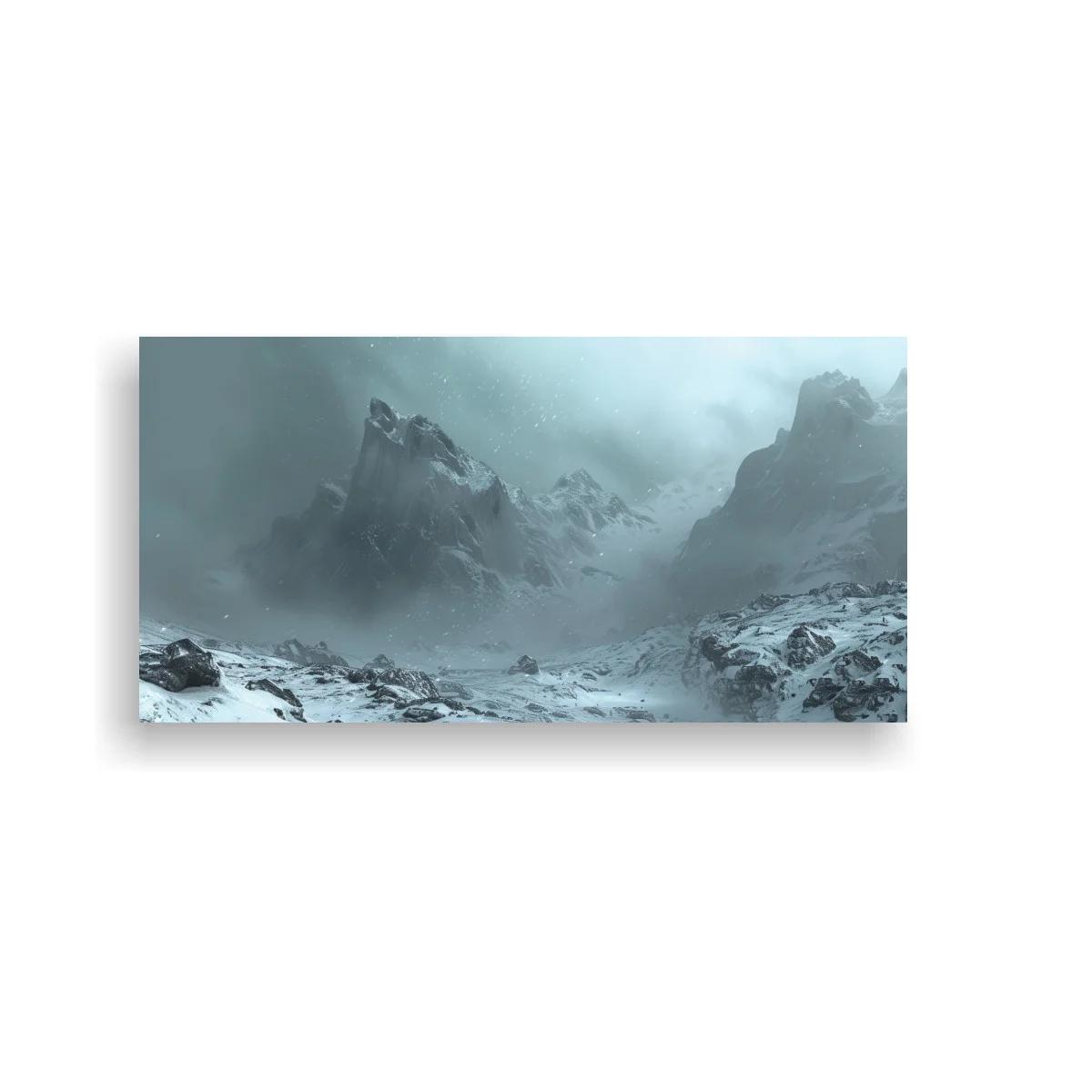 Cuadro montañas nevadas con valle abierto y niebla envolvente