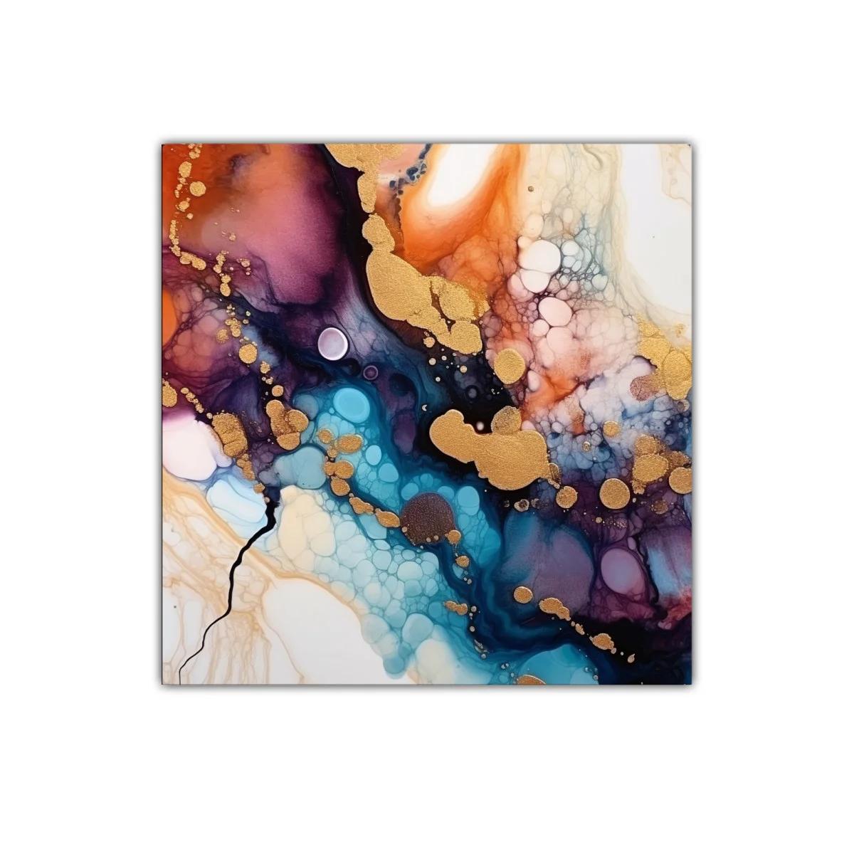 Abstracción vibrante con tonos cálidos y detalles dorados