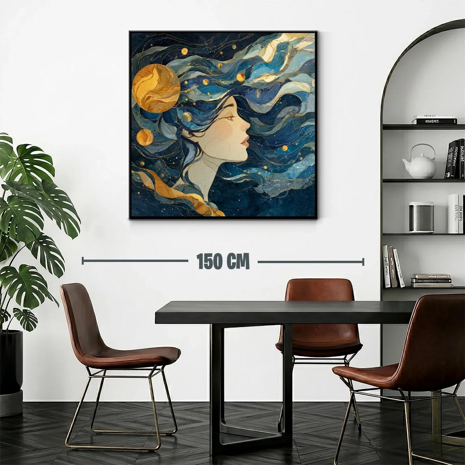 Retrato femenino con elementos cósmicos en azul y dorado — miniatura 2