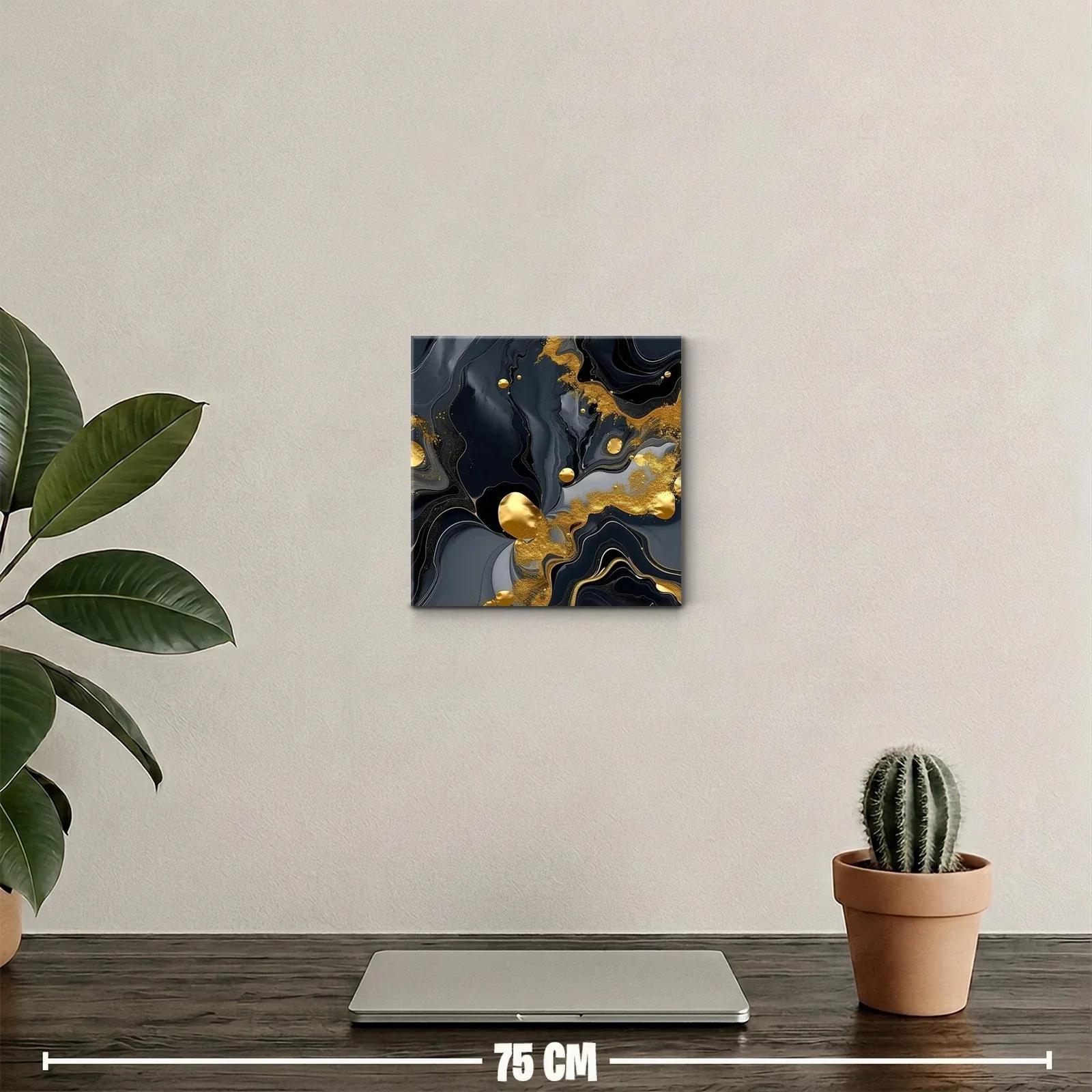 Arte abstracto con fluidez en negro y detalles dorados — miniatura 2