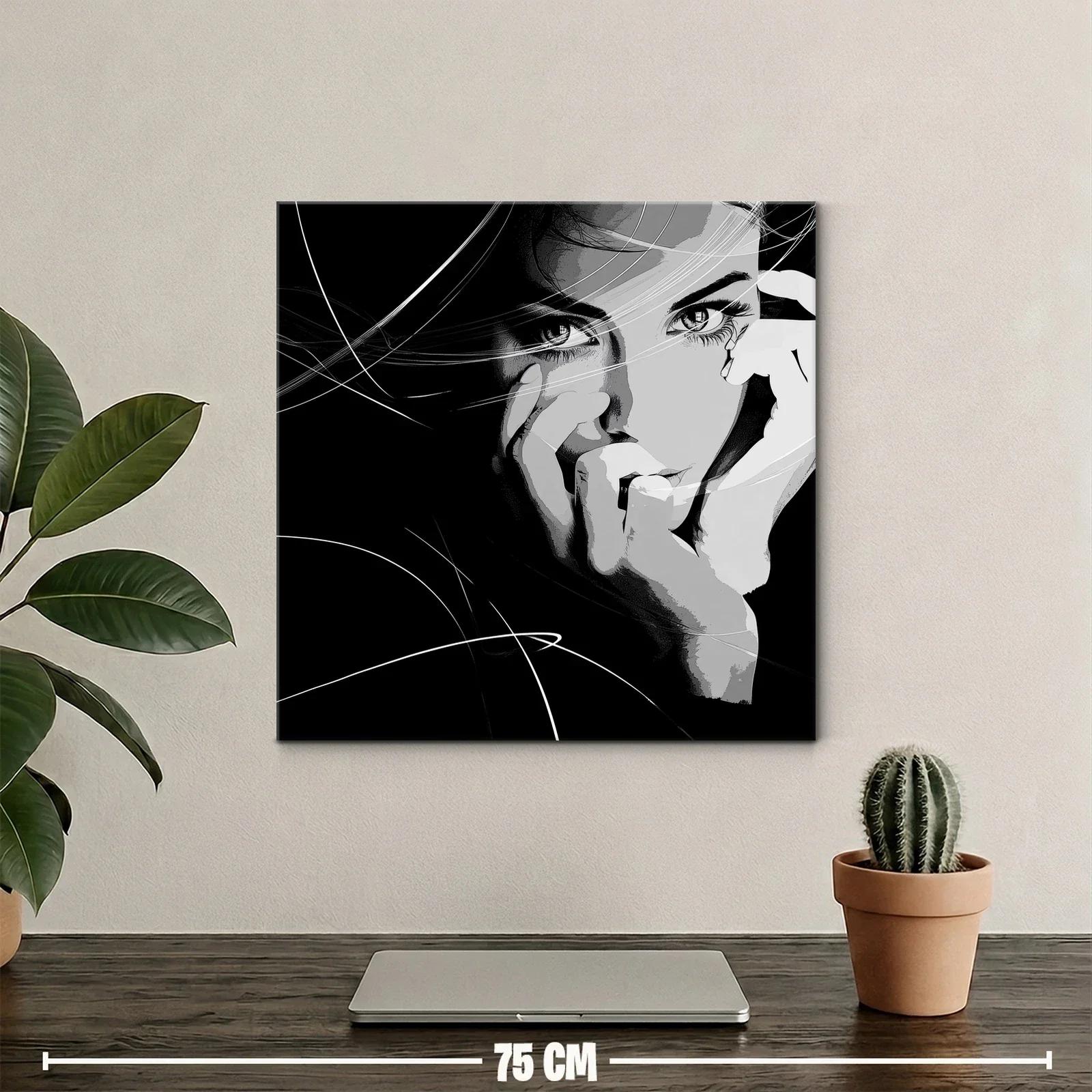Retrato femenino en blanco y negro con expresión intensa — miniatura 2