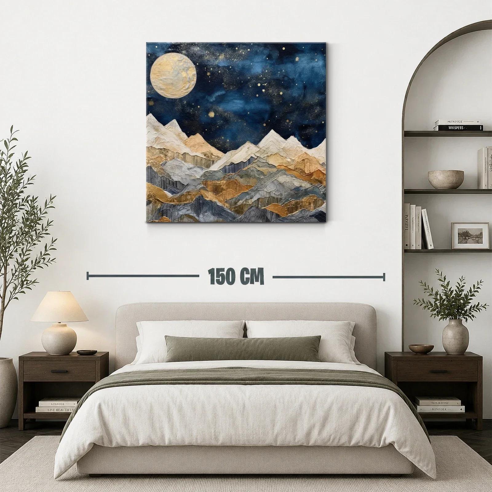 Montañas doradas bajo un cielo estrellado nocturno — miniatura 3