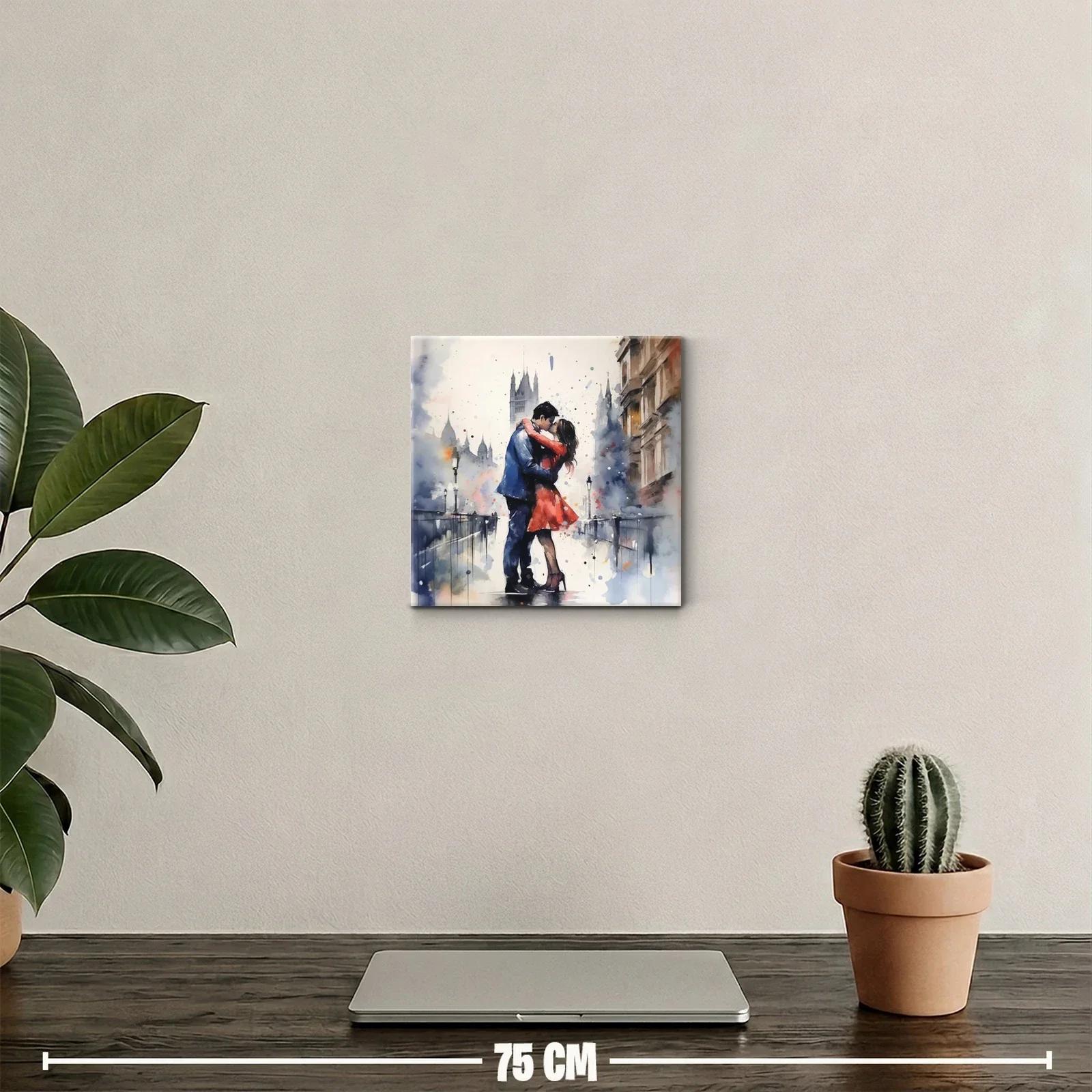 Romántico abrazo en la ciudad entre luces y sombras — miniatura 2