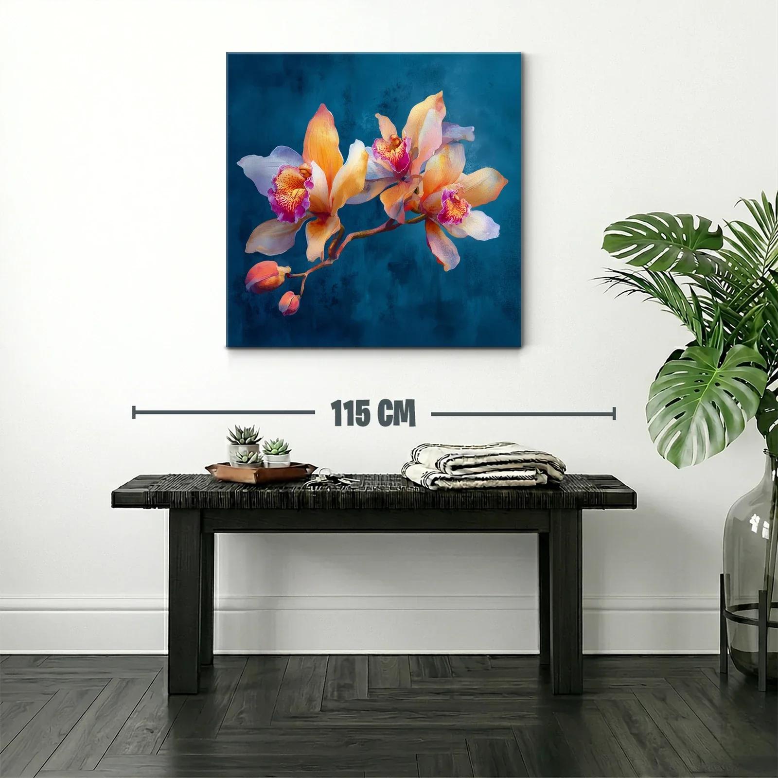 Elegancia floral en tonos cálidos sobre fondo azul profundo — miniatura 2