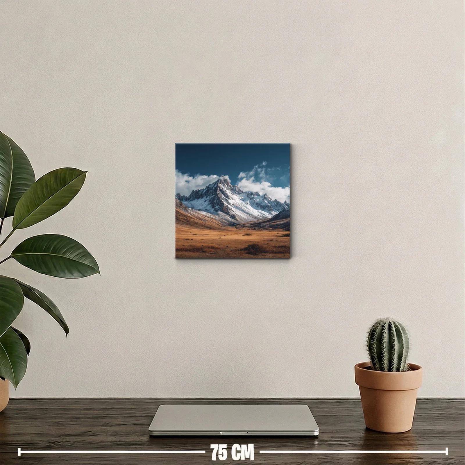 Montañas nevadas con cielo azul y pradera dorada — miniatura 2