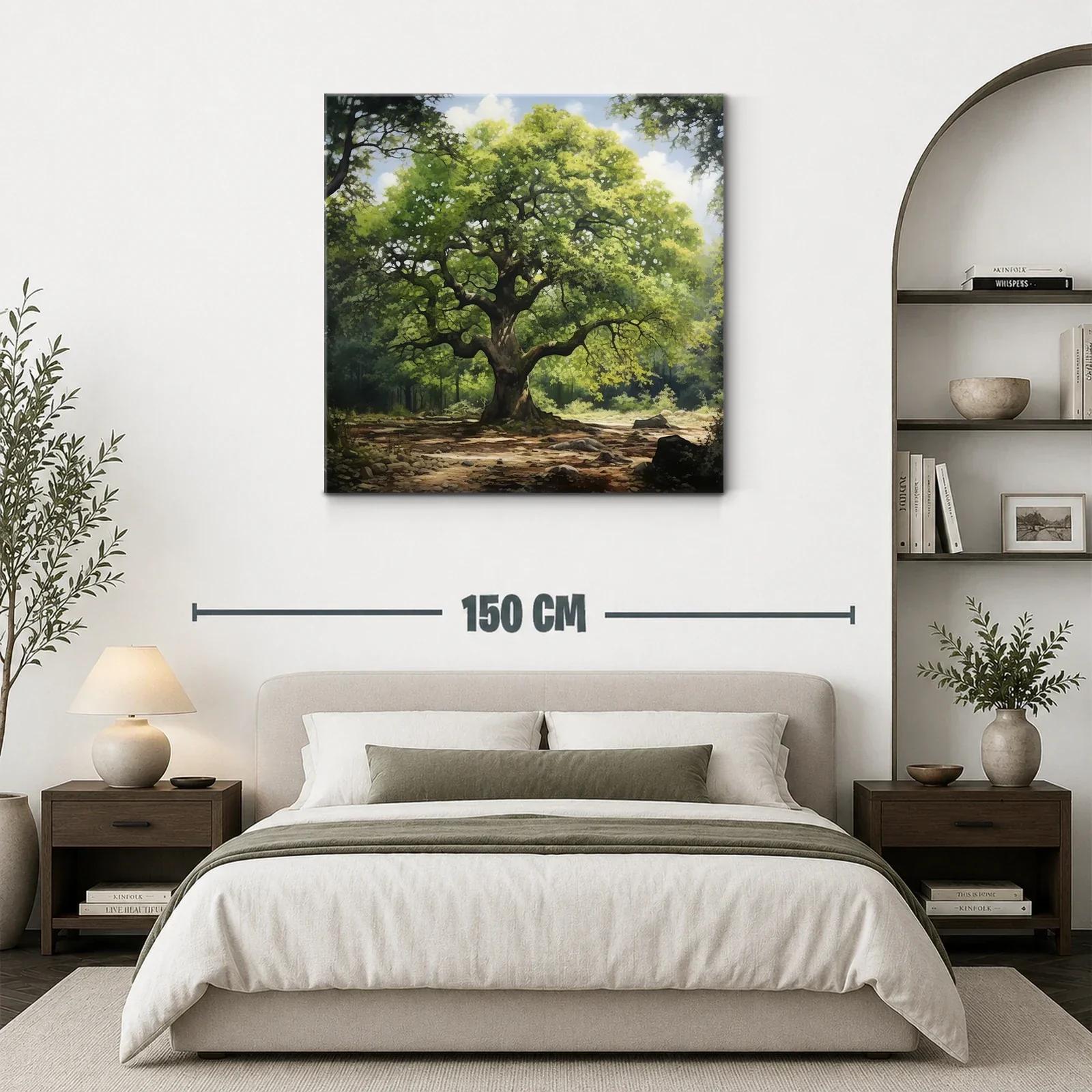 Imponente árbol verde con luz natural entre sombras — miniatura 3