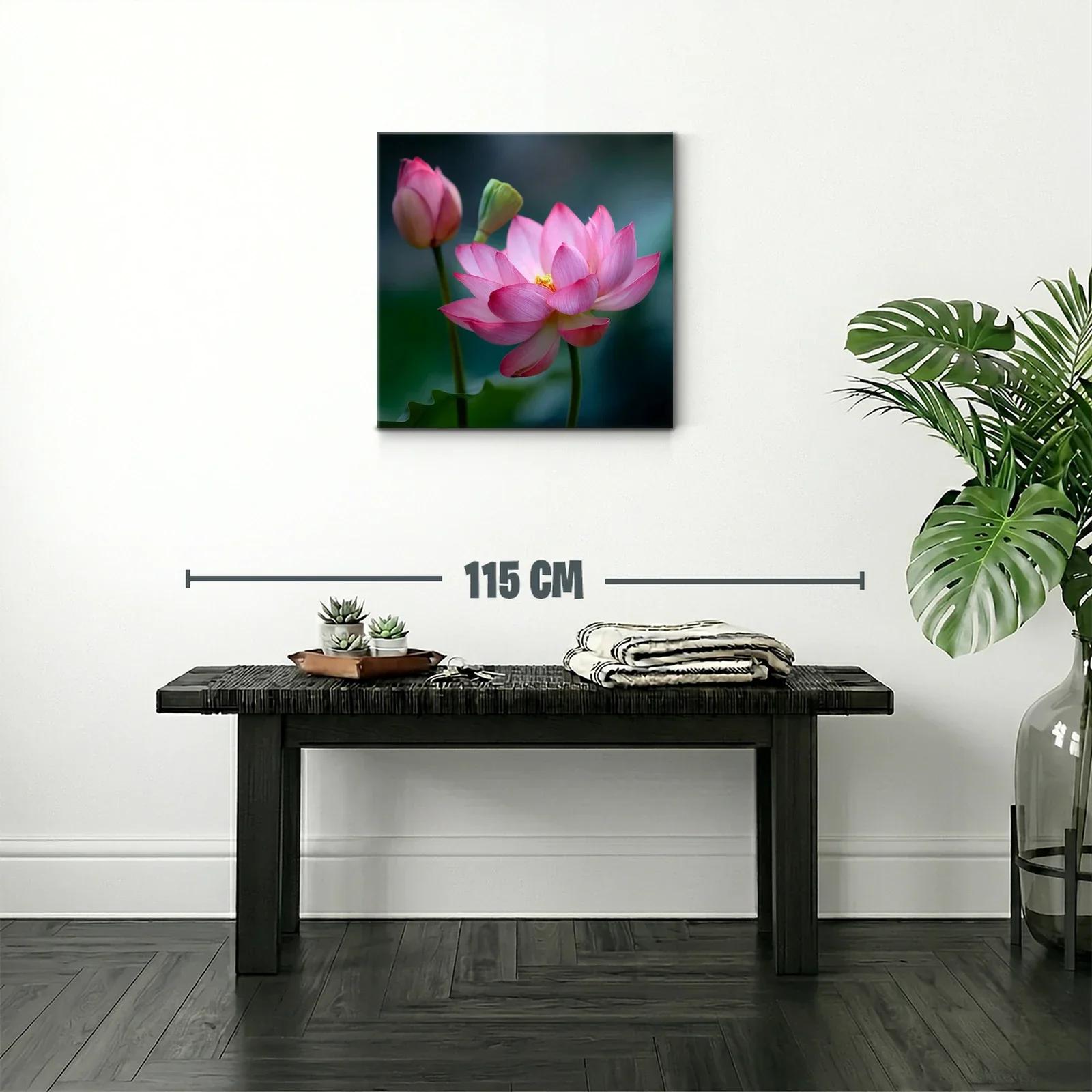 Flor de loto rosa en delicado contraste natural — miniatura 2
