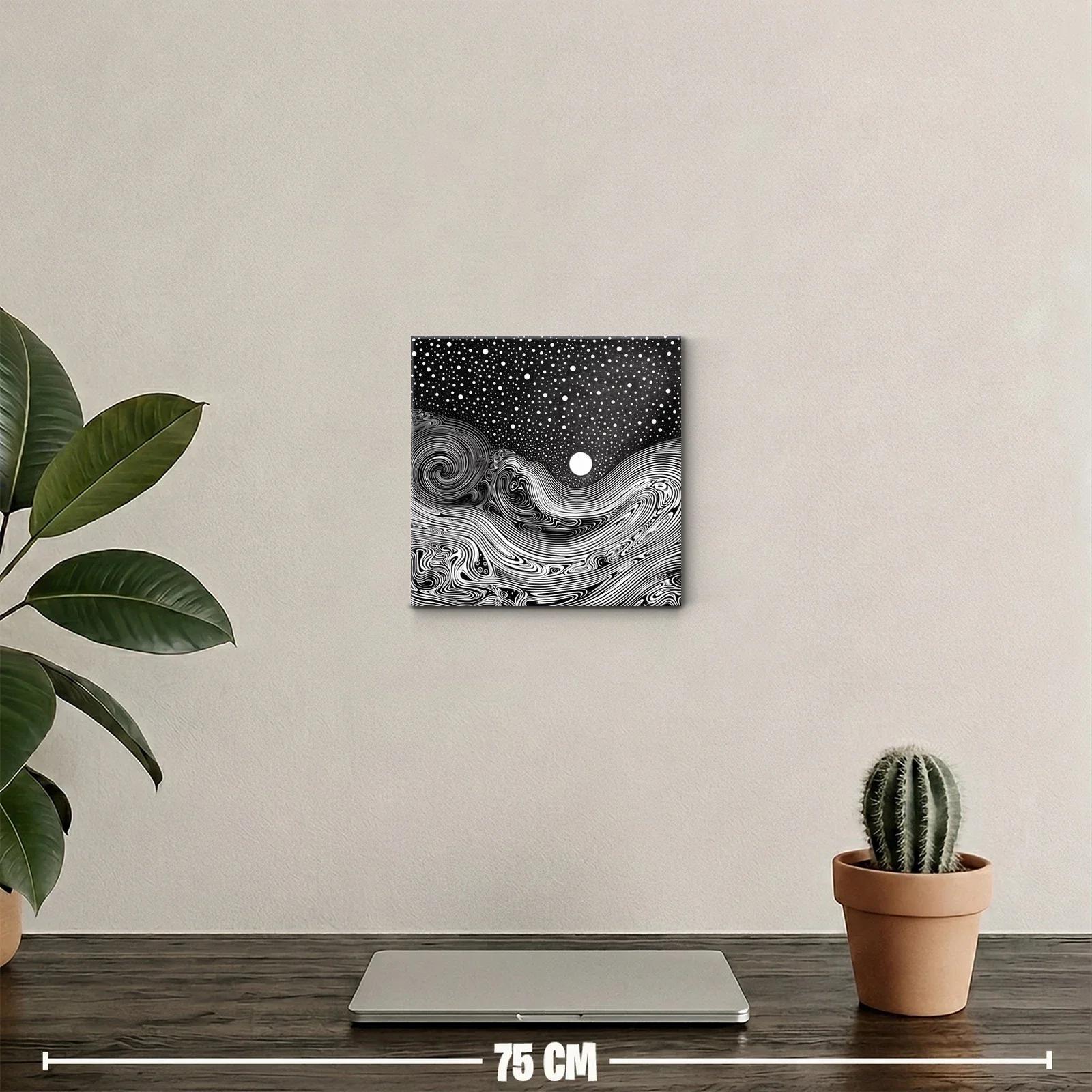 Paisaje onírico en blanco y negro con luna brillante — miniatura 2