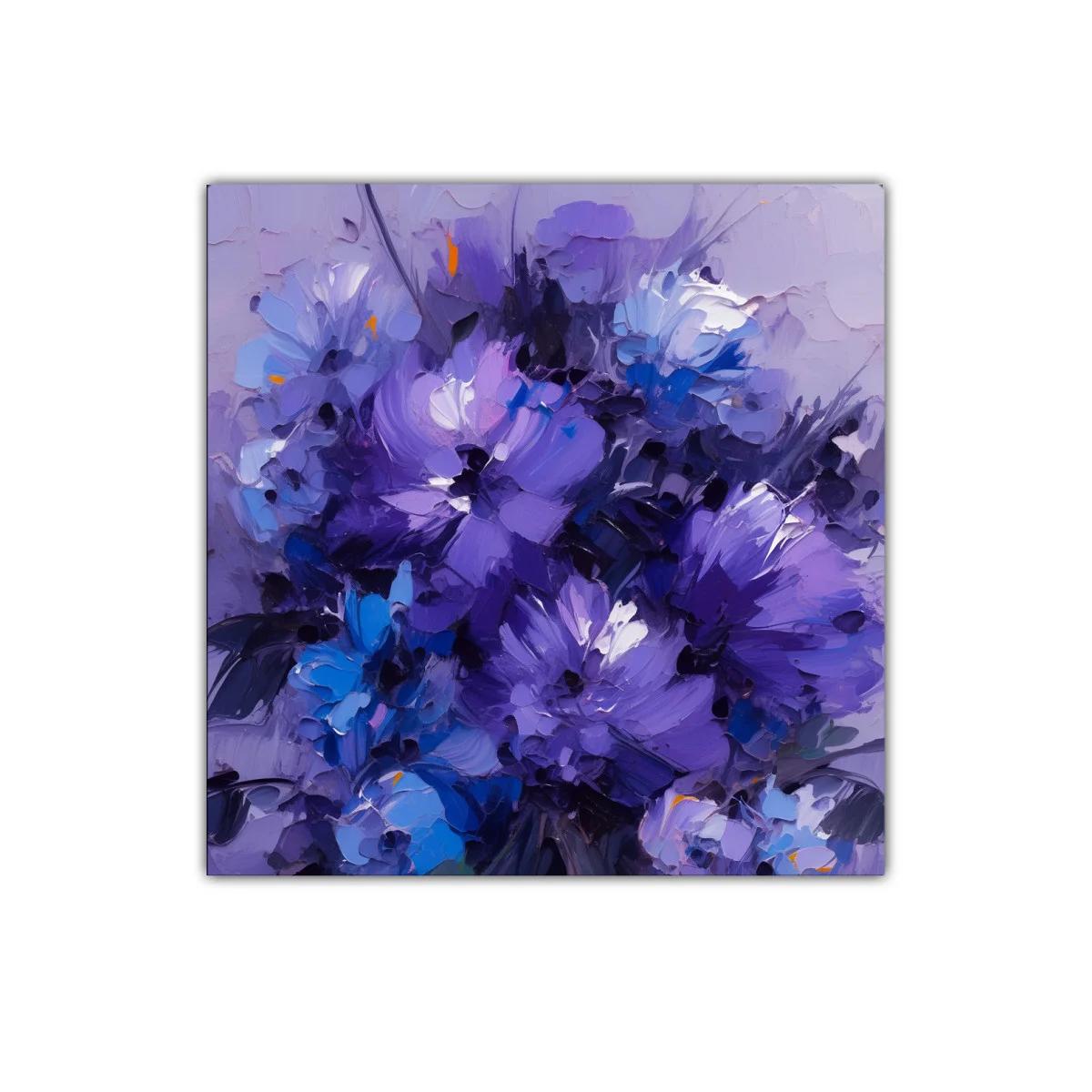 Ramo de flores en tonos morados y azules vibrantes