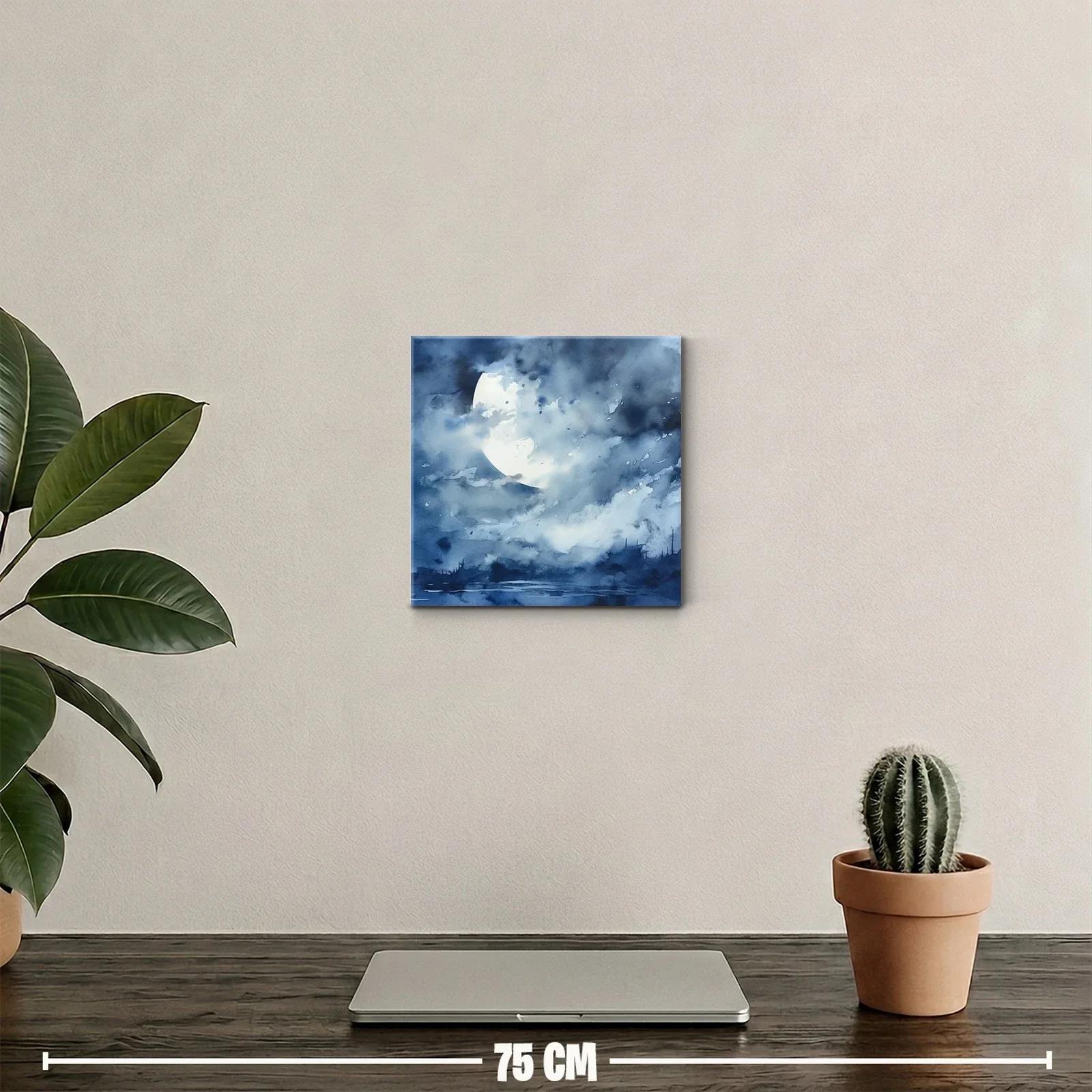 Luna llena entre nubes en cielo nocturno azul — miniatura 2