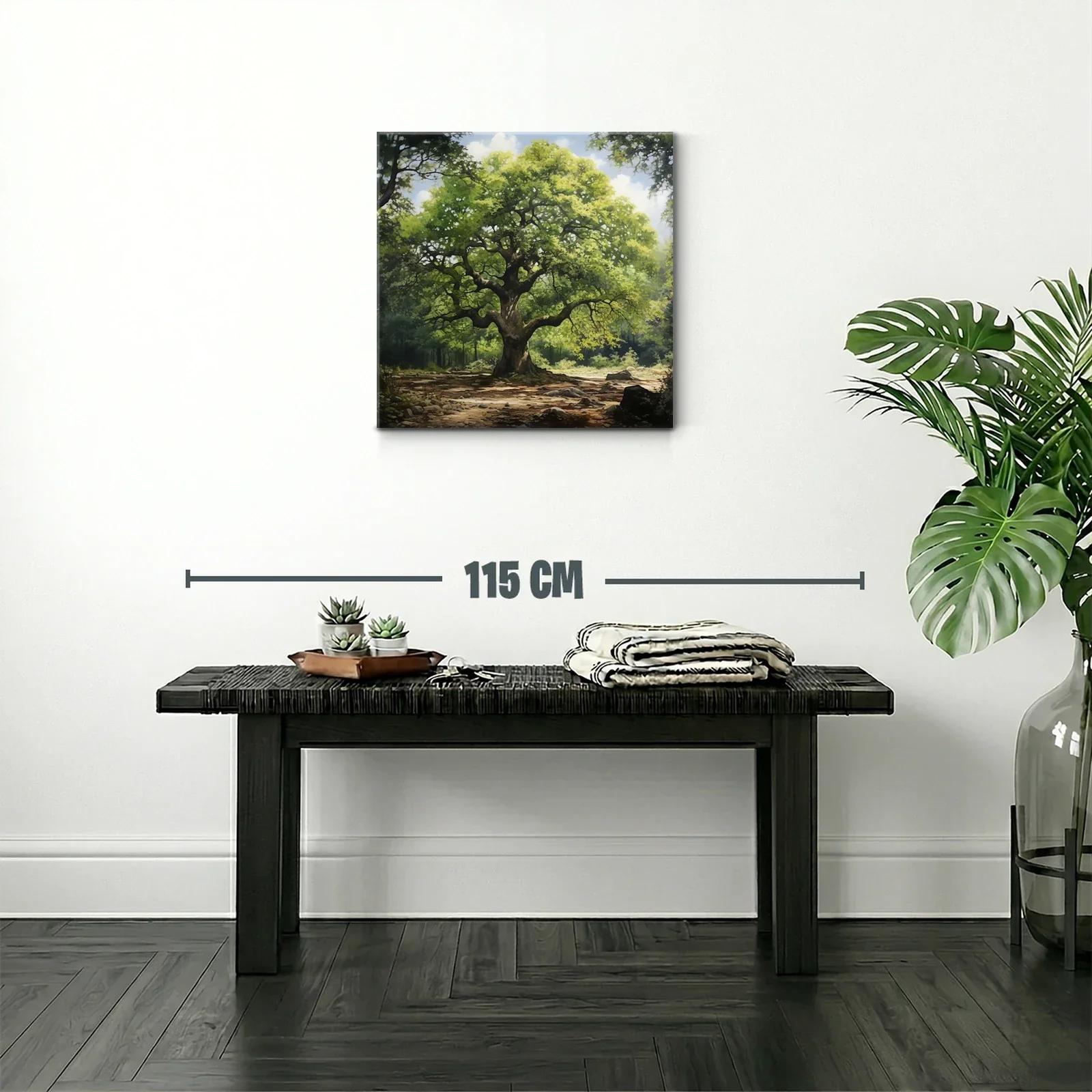 Imponente árbol verde con luz natural entre sombras — miniatura 2