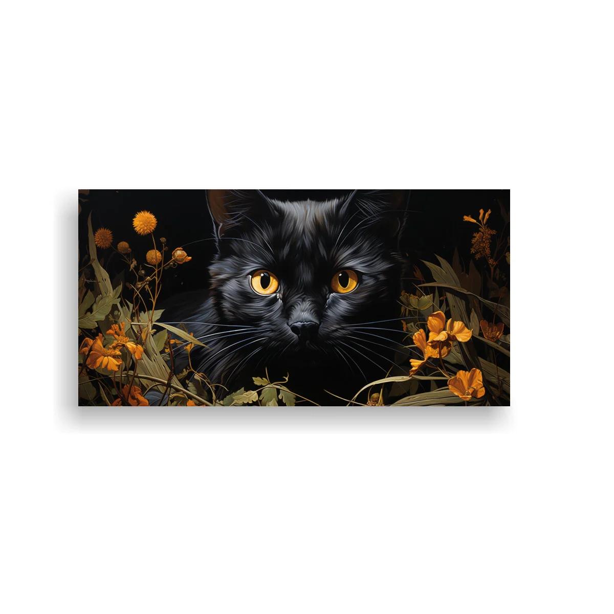 Cuadro gato negro de ojos amarillos entre flores y hojas
