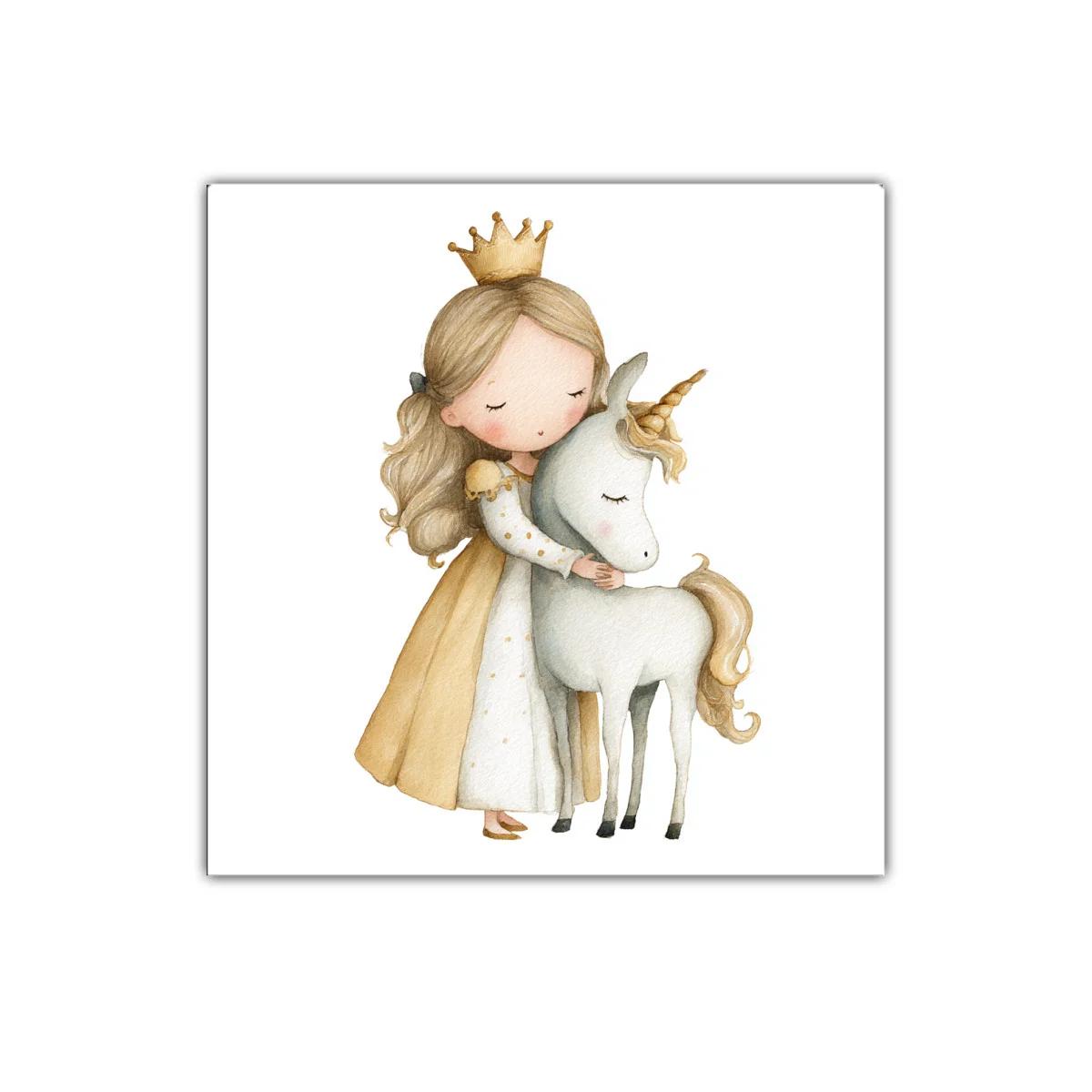 Niña con corona abrazando unicornio en tonos suaves — imagen principal