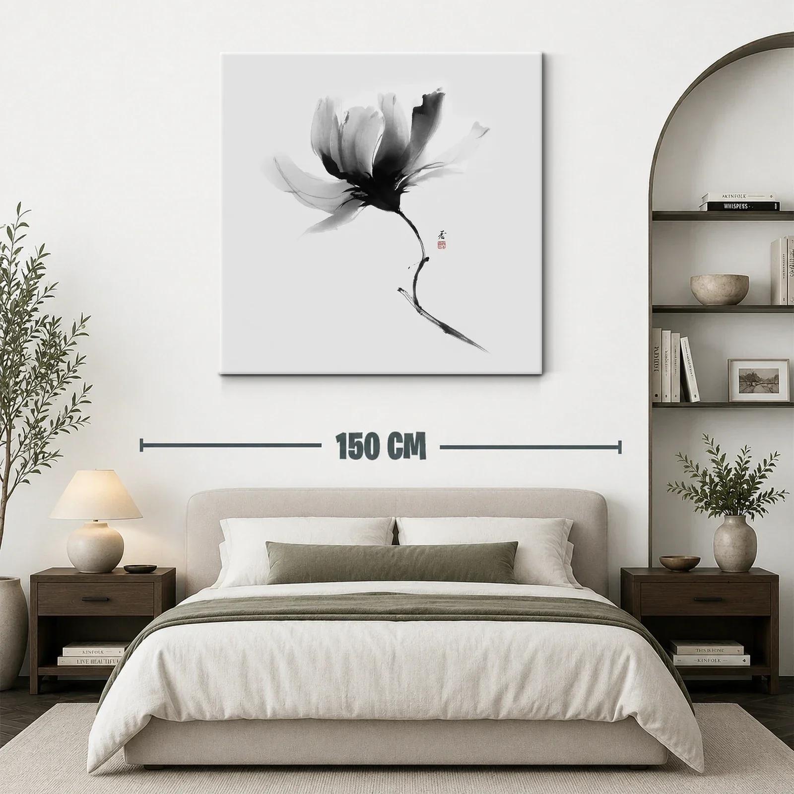 Flor en tinta negra con delicados trazos suaves — miniatura 3