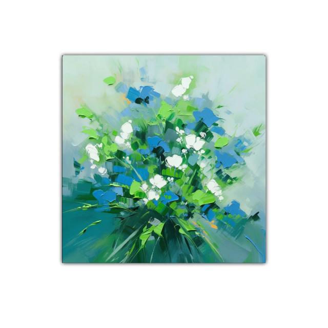 Bouquet vibrante con flores azules y blancas sobre fondo suave