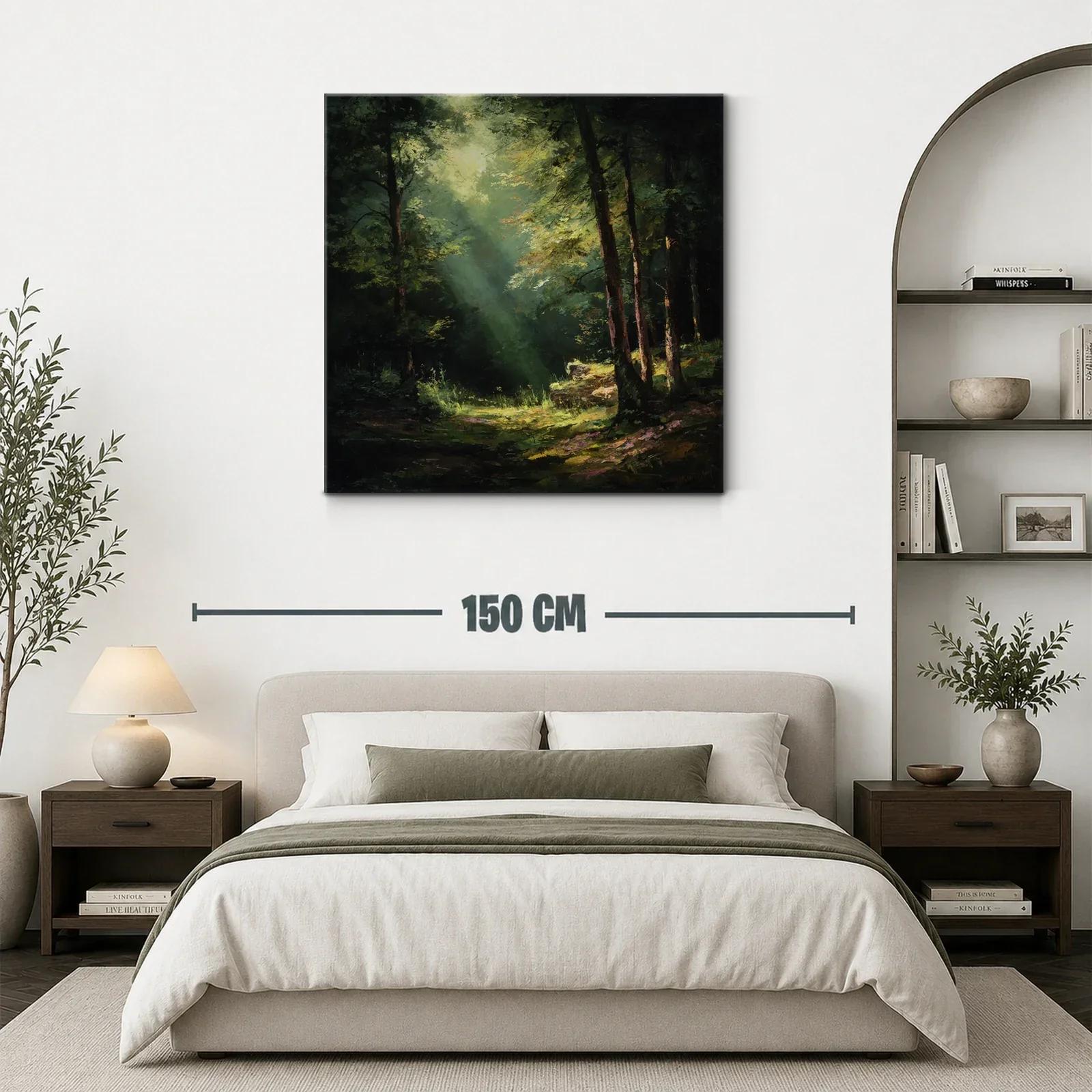 Bosque iluminado con rayos de luz natural — miniatura 3