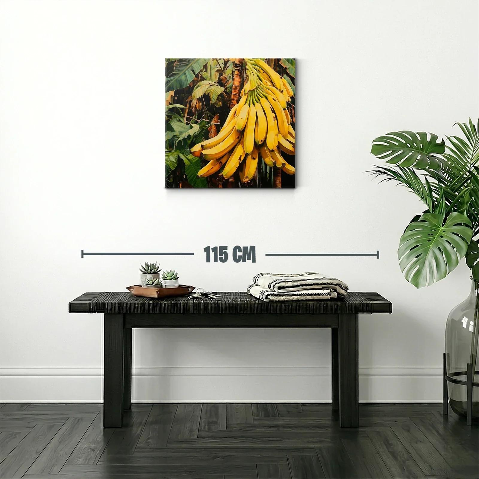 Racimo de plátanos maduros en entorno tropical exuberante — miniatura 2
