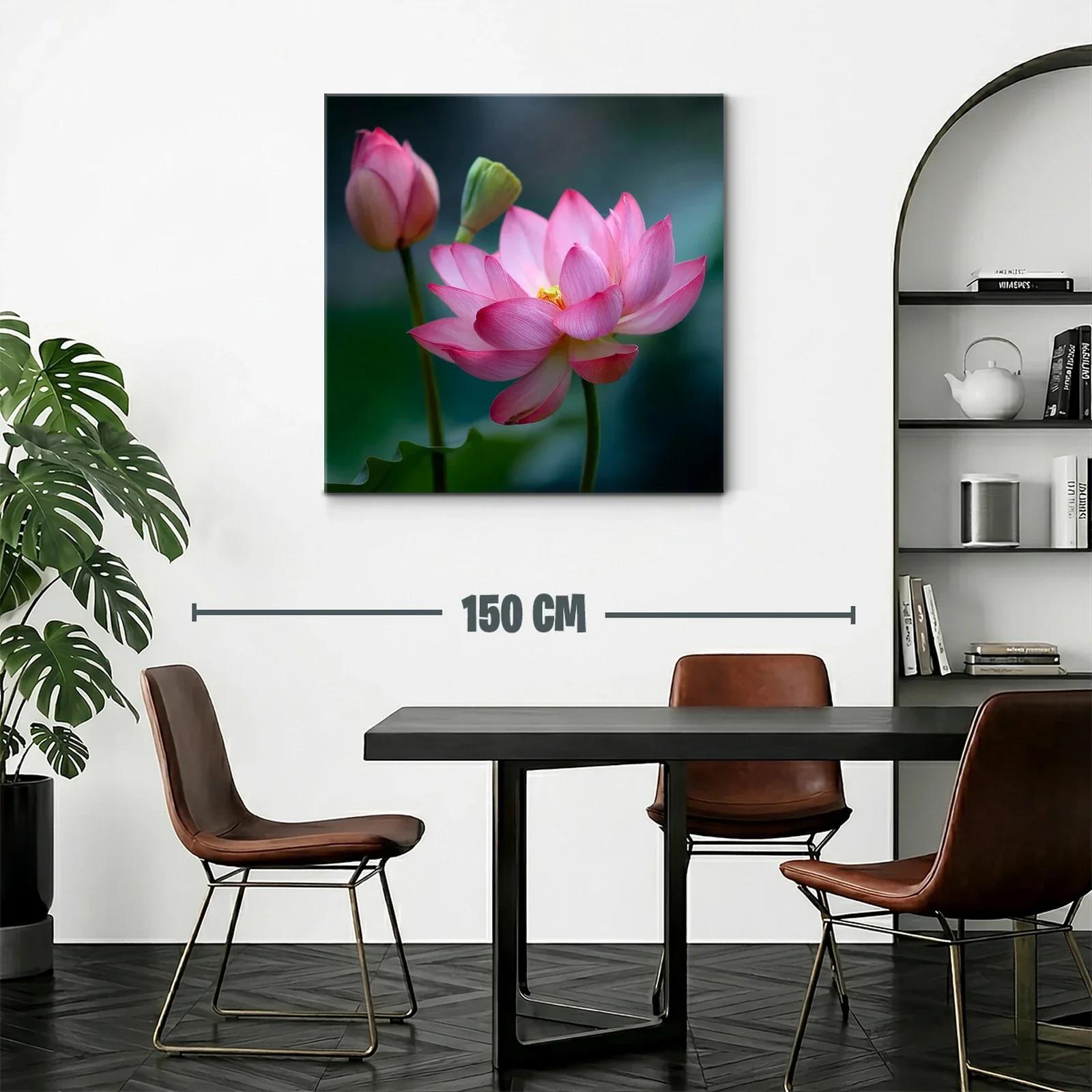 Flor de loto rosa en delicado contraste natural — miniatura 2
